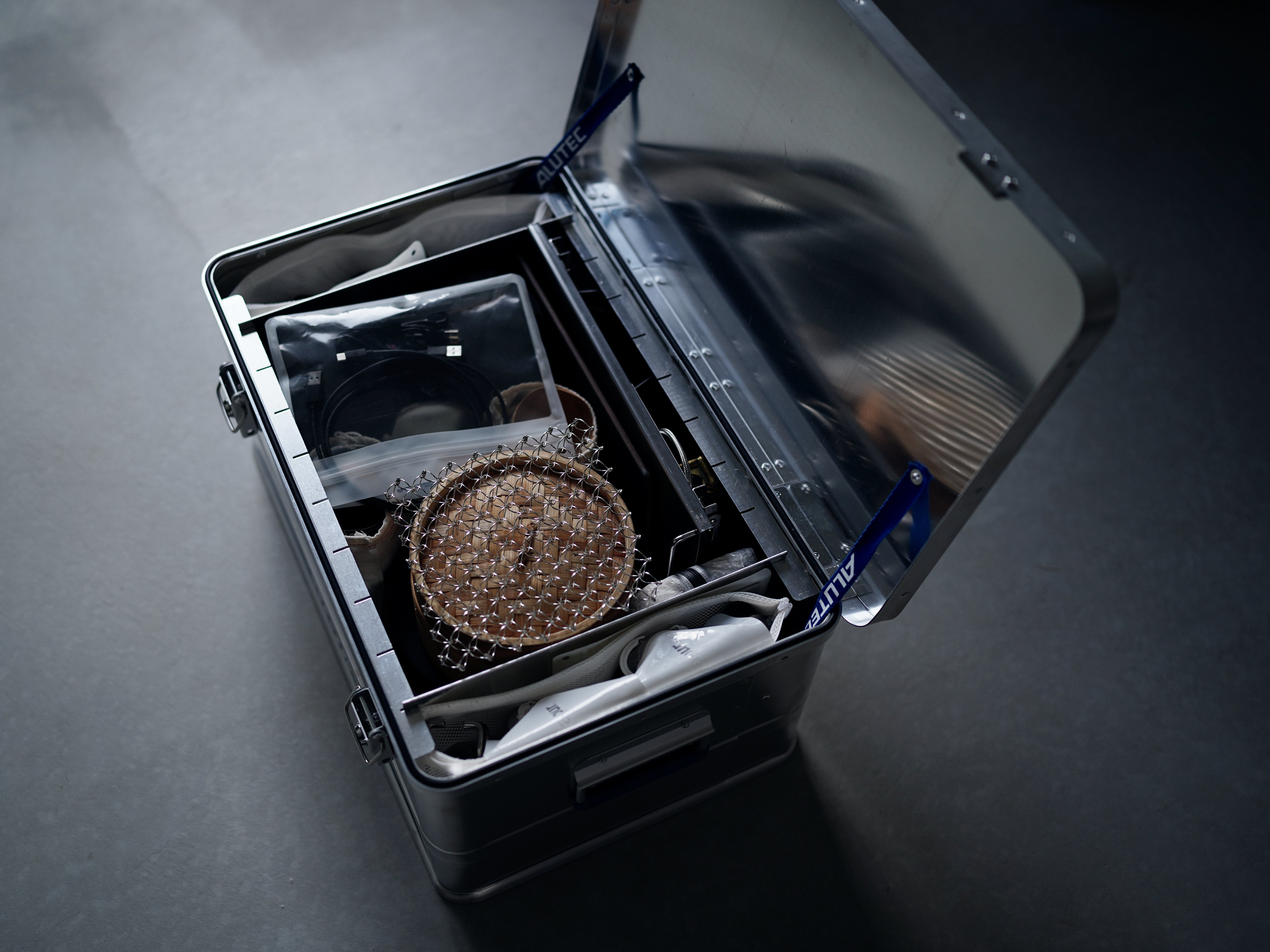 ALUTEC アルテック アルミコンテナ 48L アウトドア 収納 61IninTKd8L._UF1000,1000_QL80_.jpg