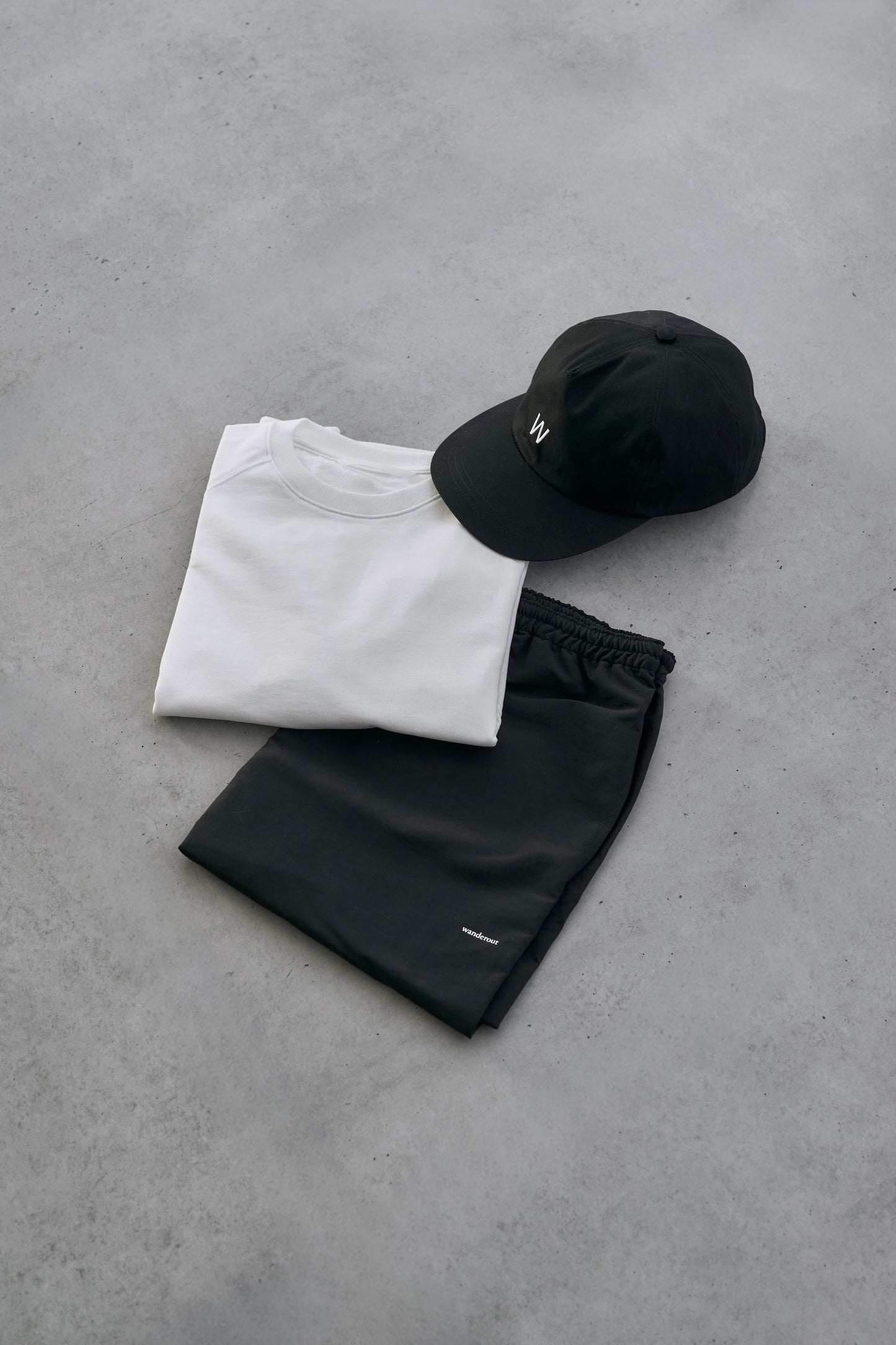 Wanderout / Universal Shorts - Black