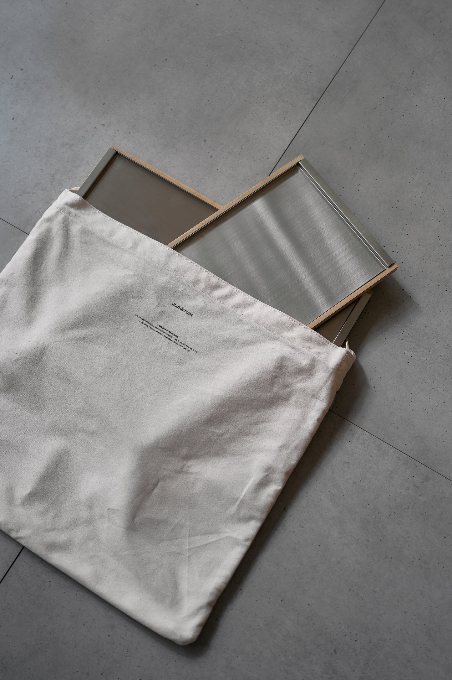 Wanderout / Universal Mesh Tray 00