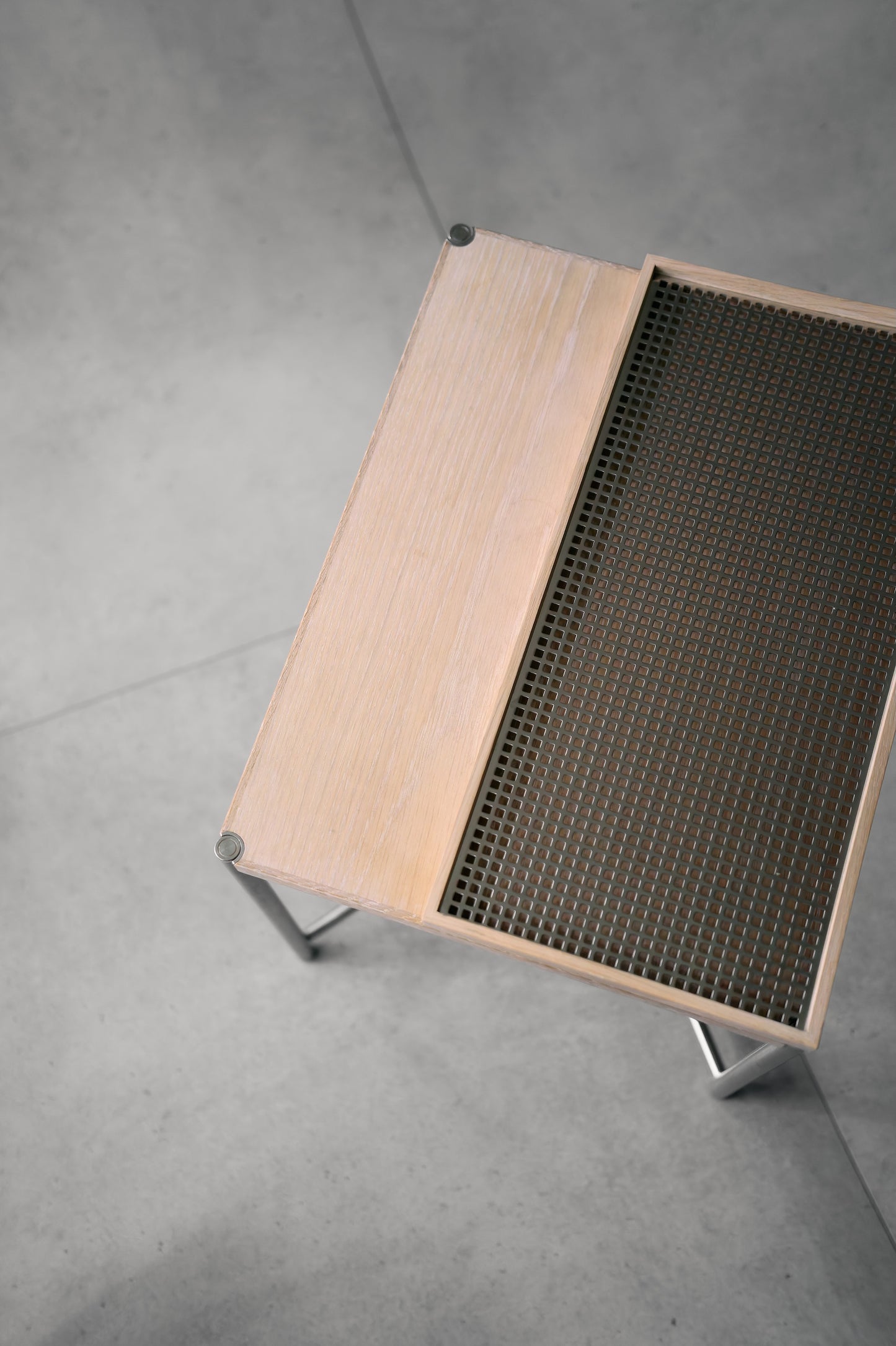 Wanderout / Universal Mesh Tray 00