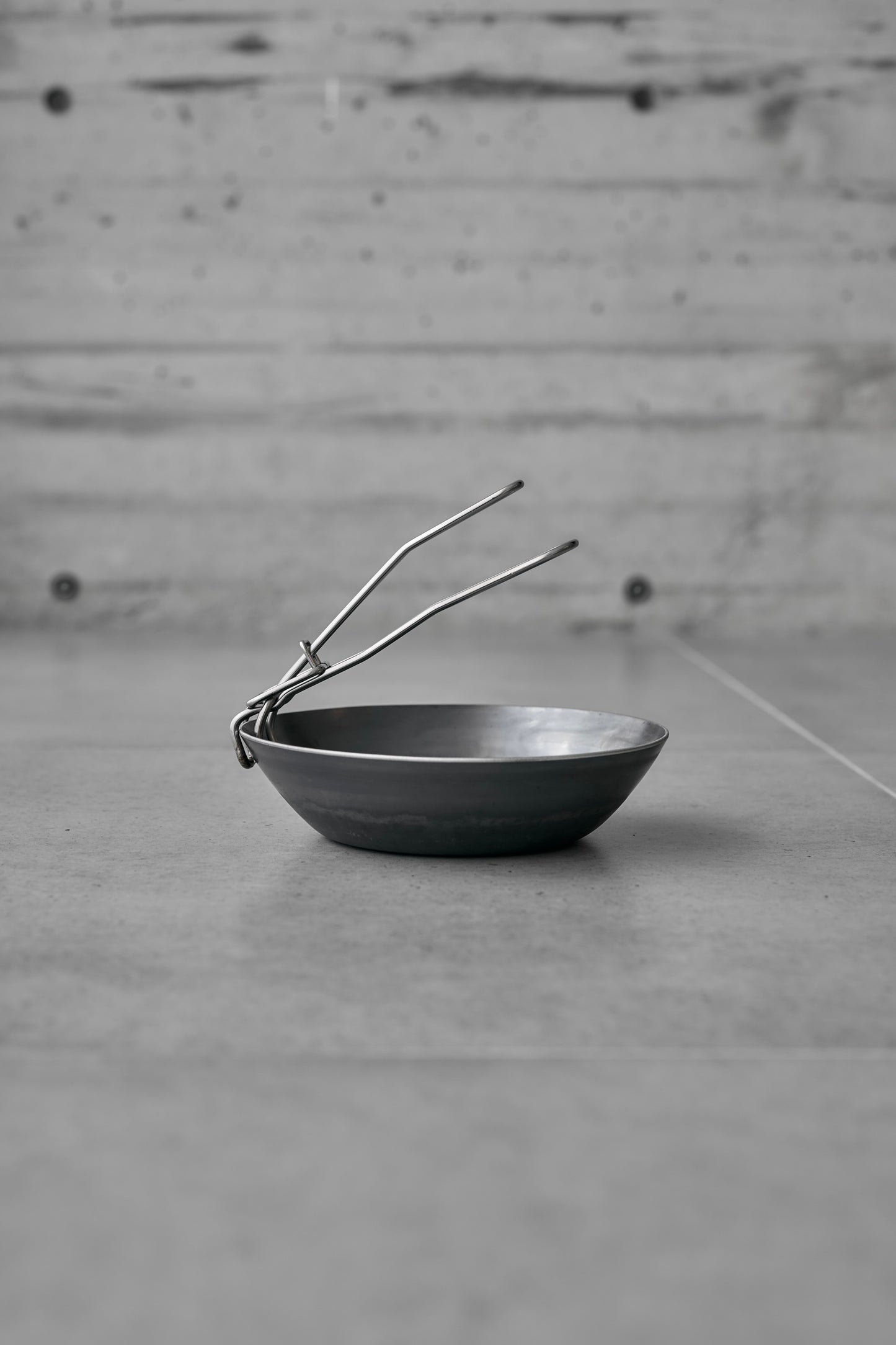 Wanderout / Hammered Iron Deep Frying Pan 22cm