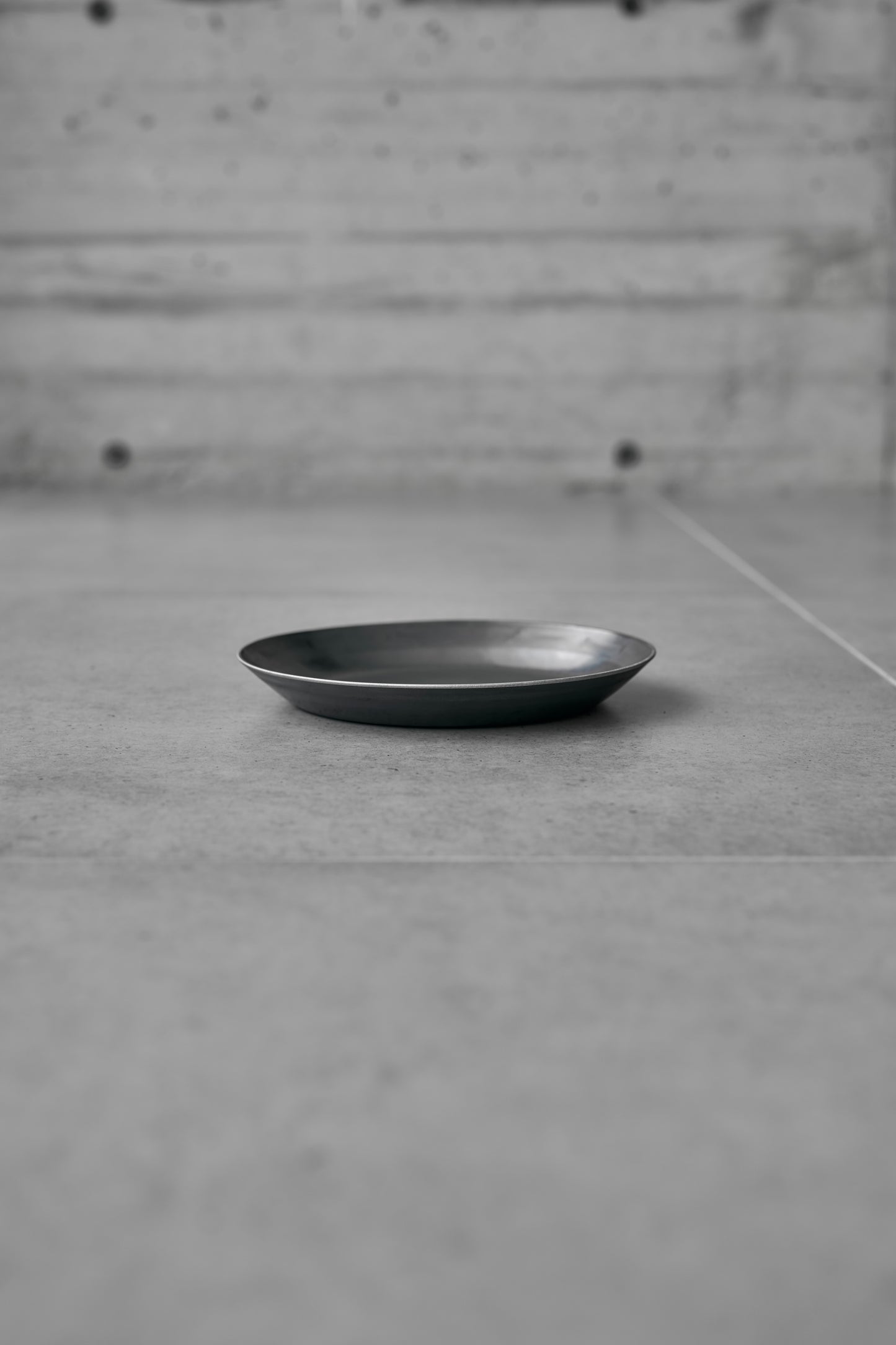 Wanderout / Hammered Iron Flat Frying Pan 22cm
