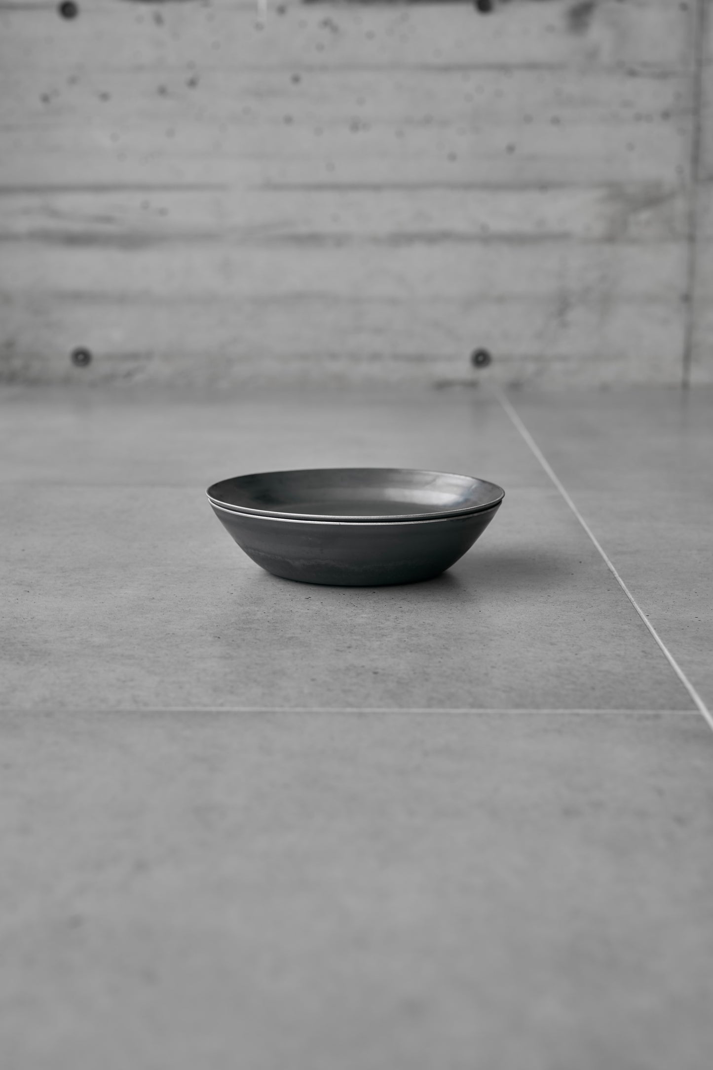 Wanderout / Hammered Iron Flat Frying Pan 22cm