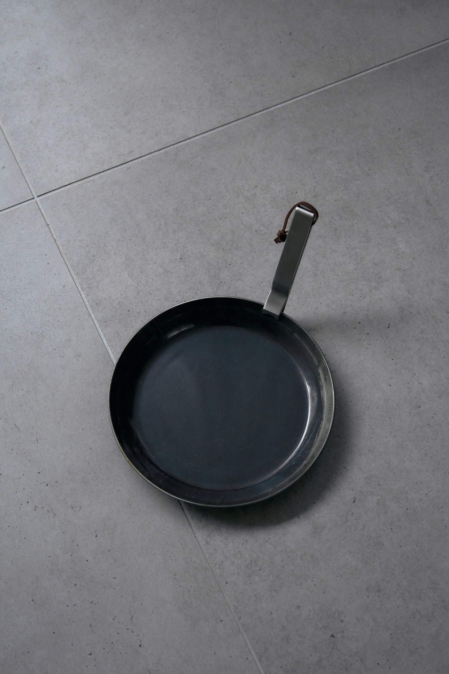 Wanderout / Hammered Iron Frying Pan 22cm