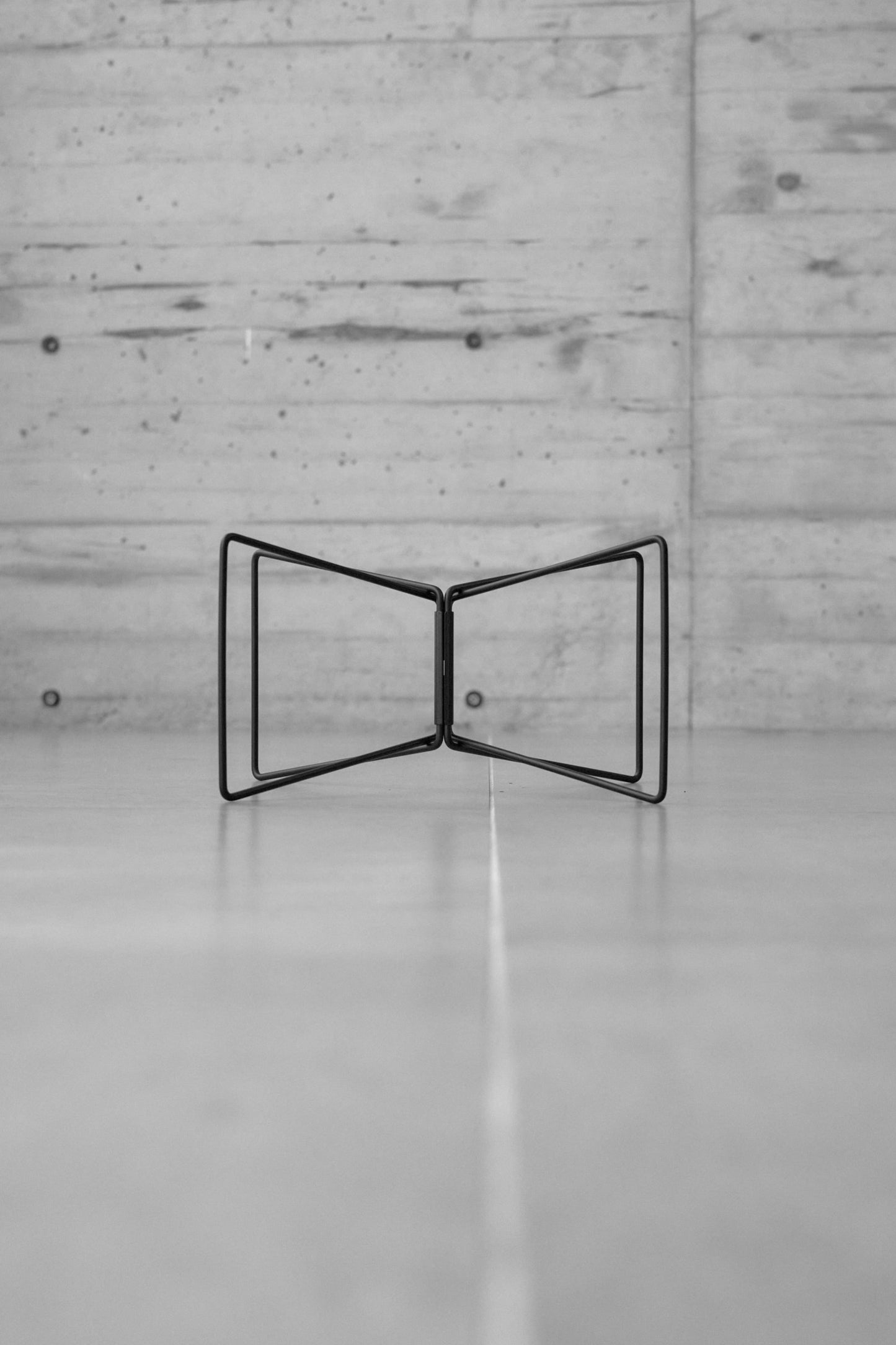 Wanderout / Universal Stand - Black