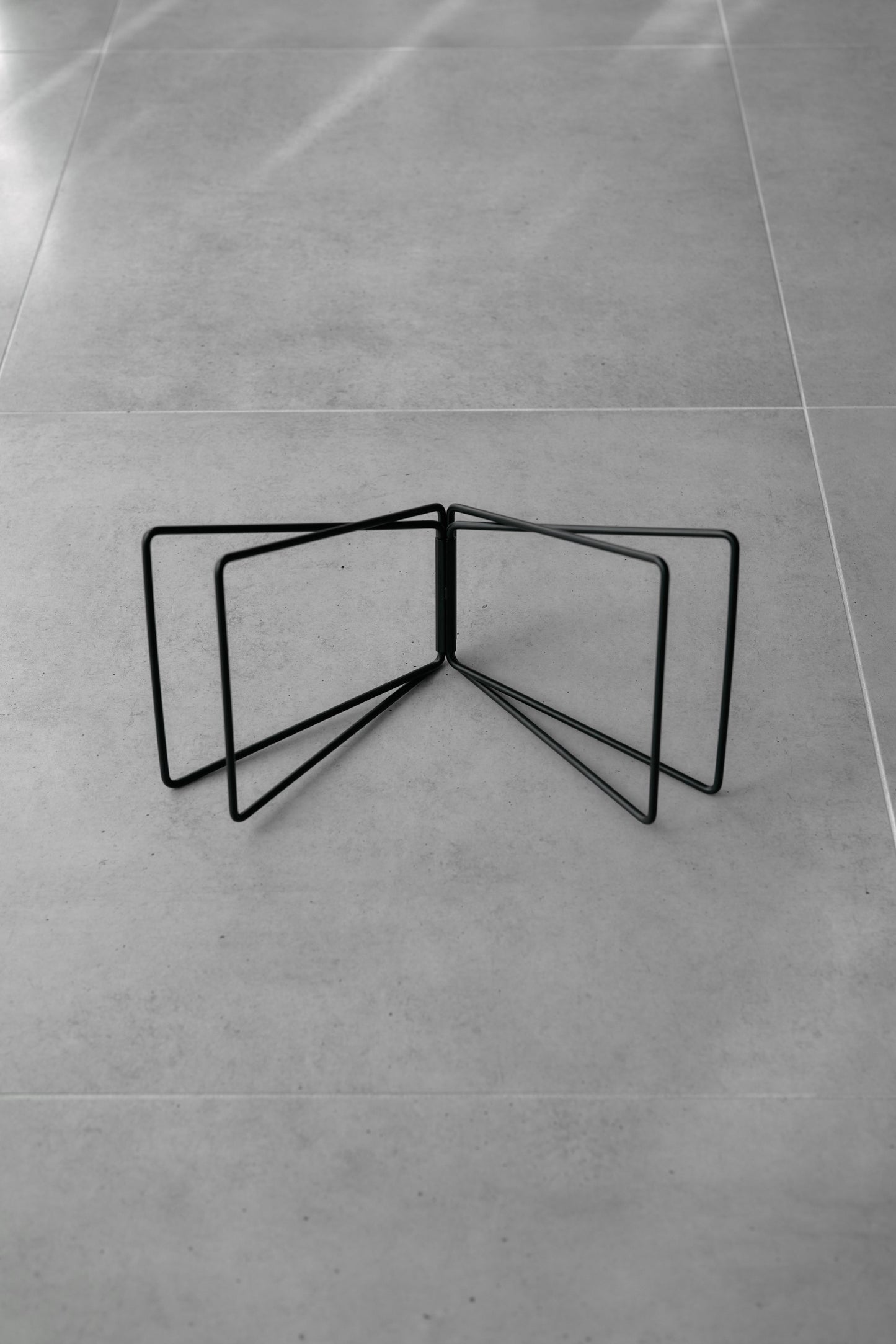 Wanderout / Universal Stand - Black