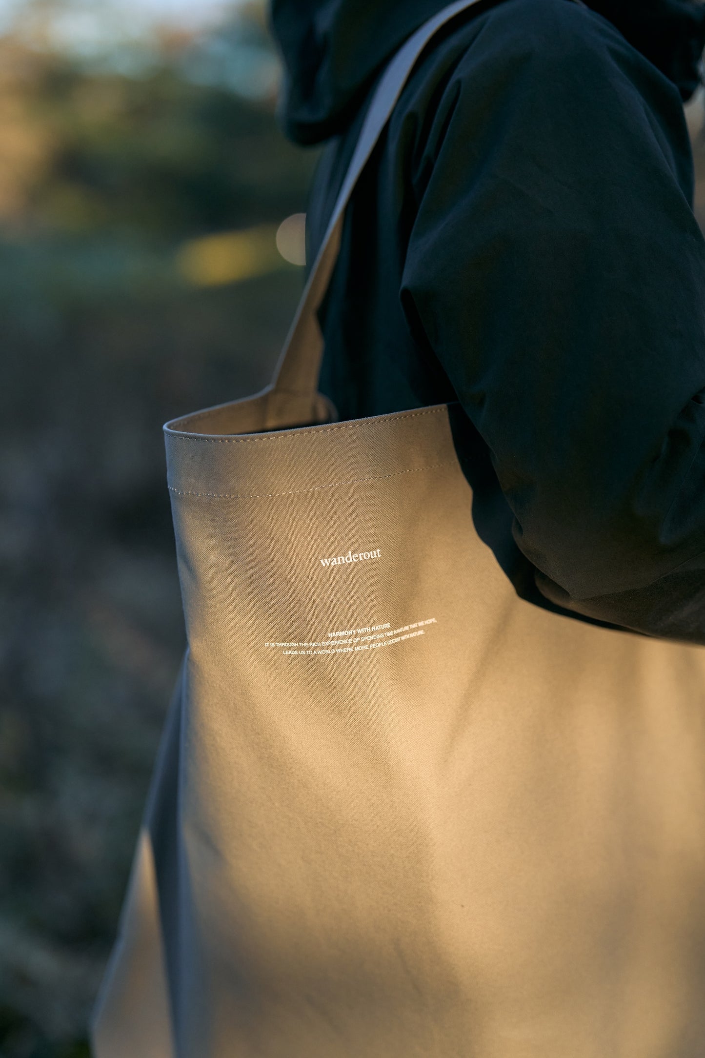 Wanderout / Square Big Tote - Gray