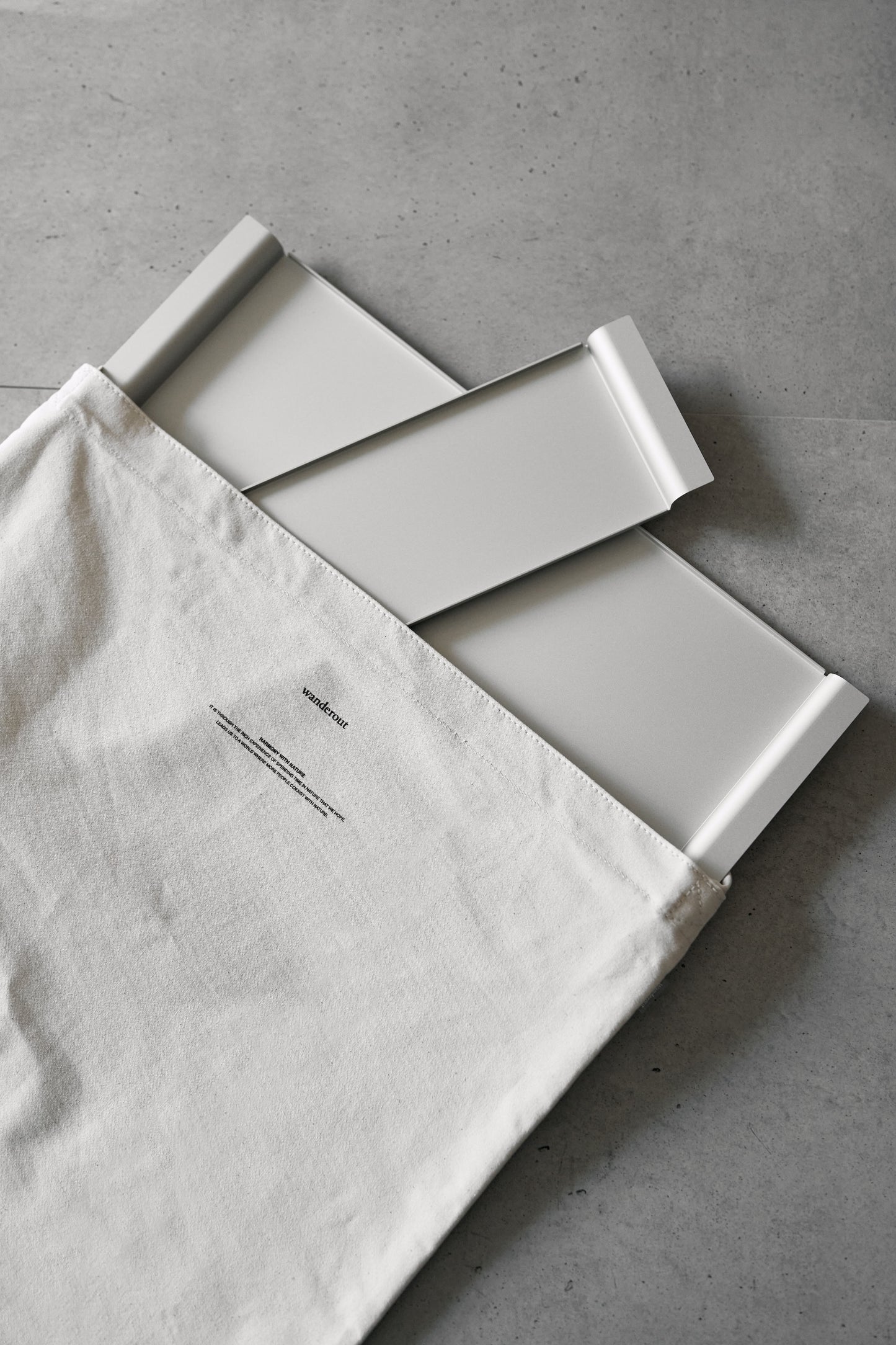 Wanderout / Wide Tray Al - Silver