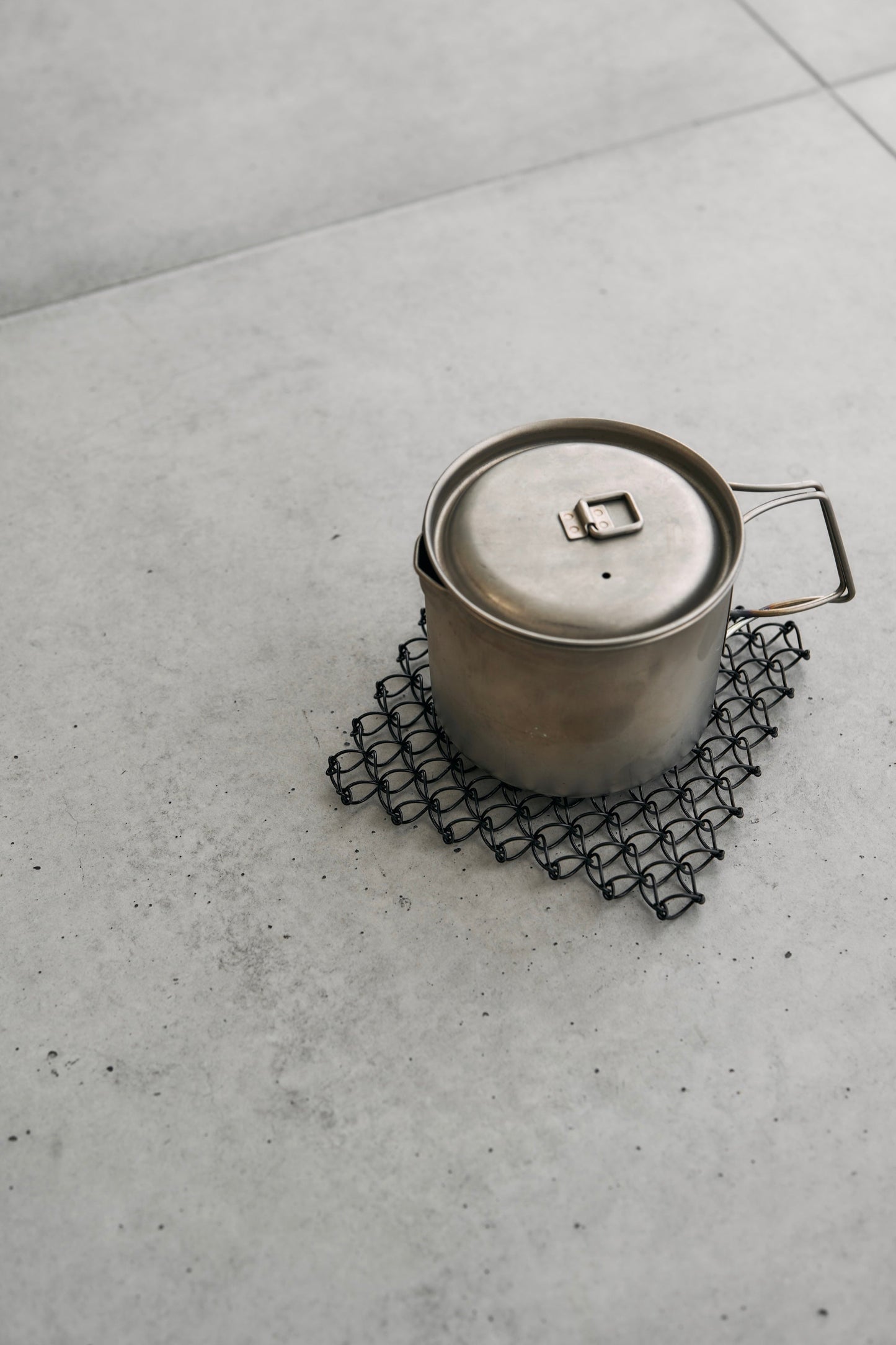 Wanderout / Wire Pot Stand - Black