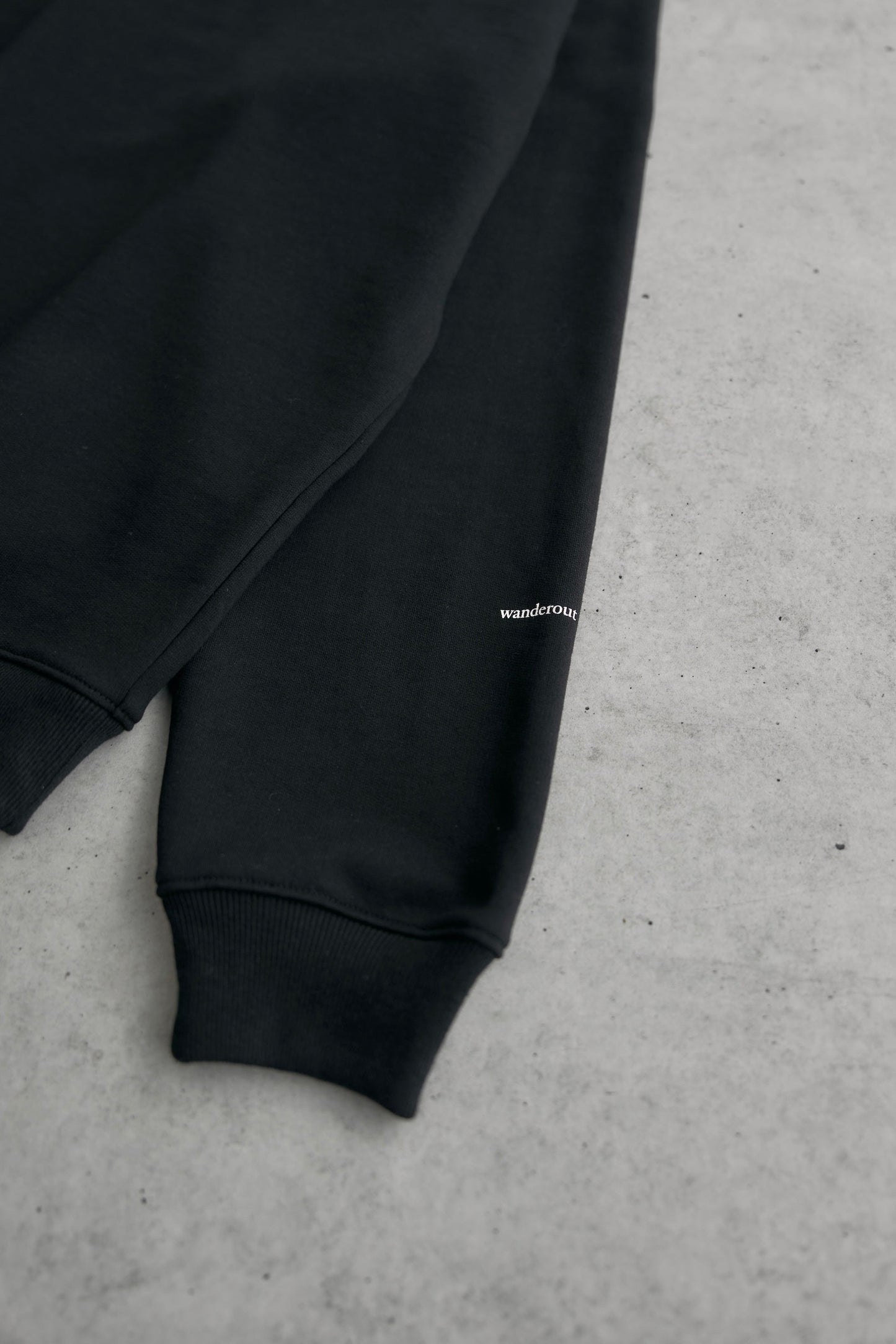 Wanderout / Lightweight Sweat Crewneck - Black