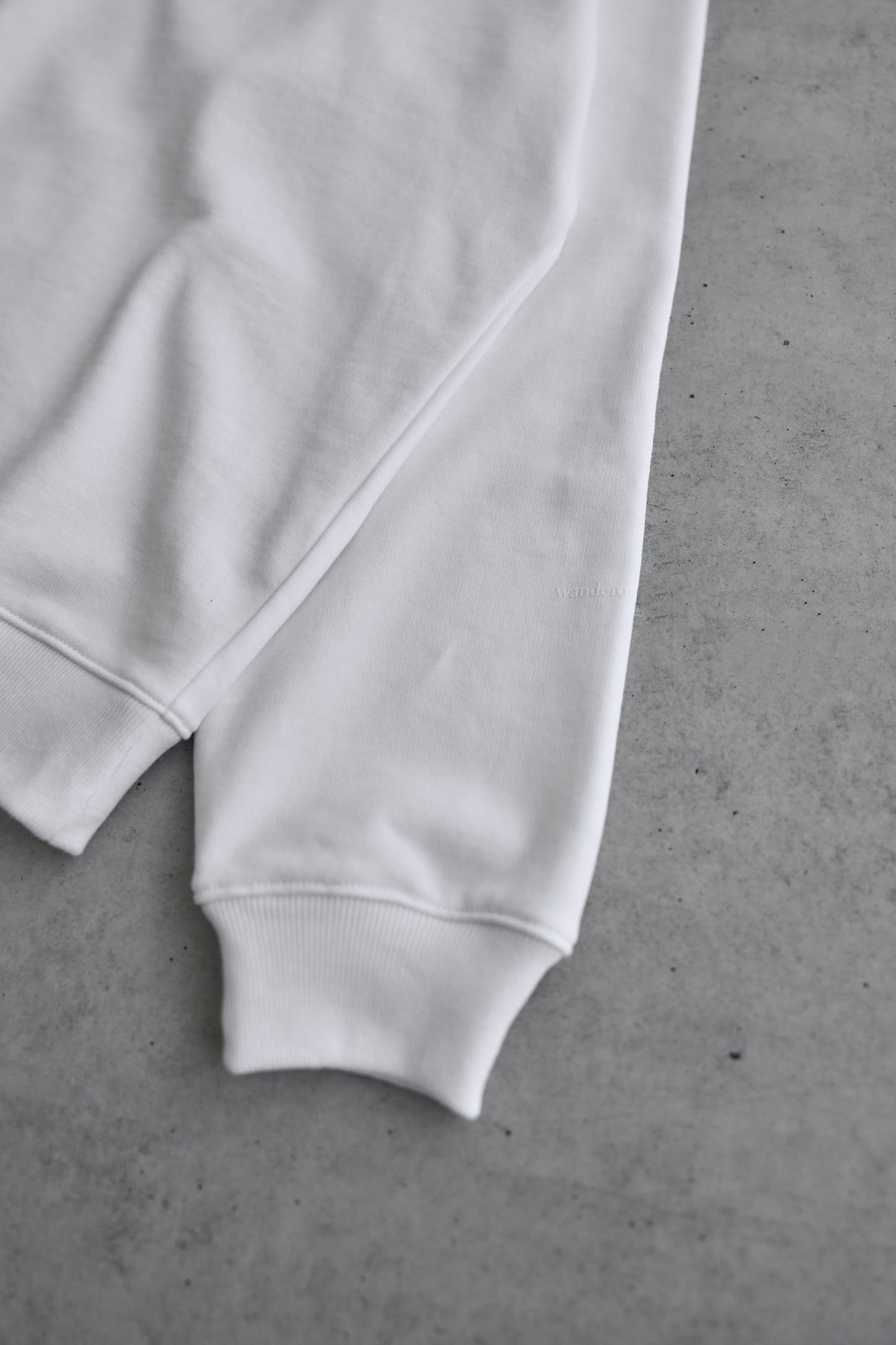 Wanderout / Lightweight Sweat Crewneck - Off White