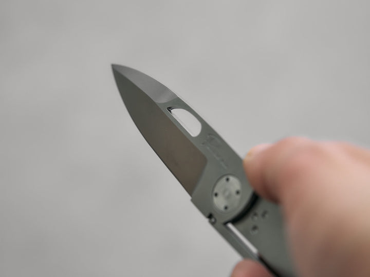 KNIVES