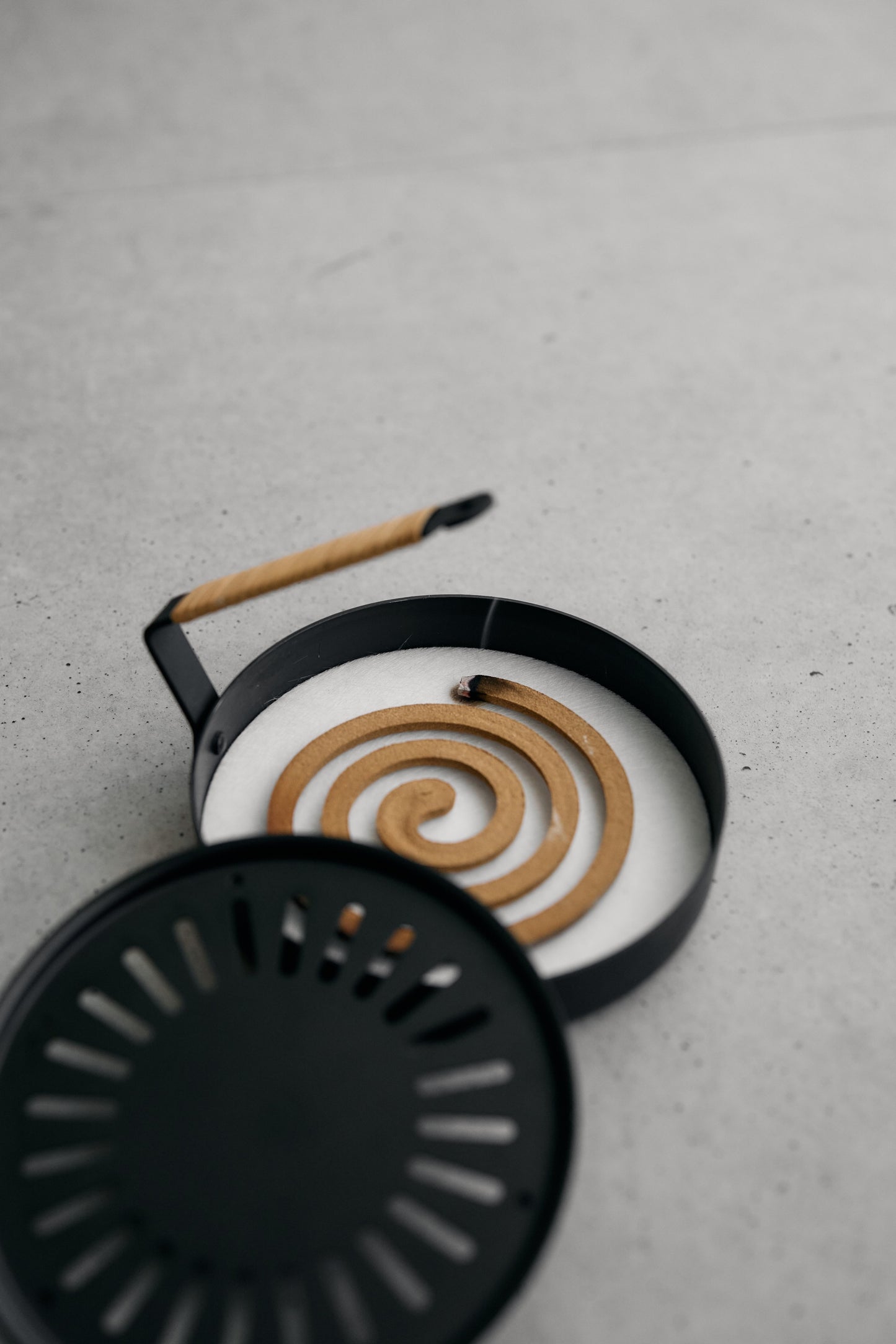 STYLE JAPAN for wanderout/ Mosquito Coil Holder “Kayari”