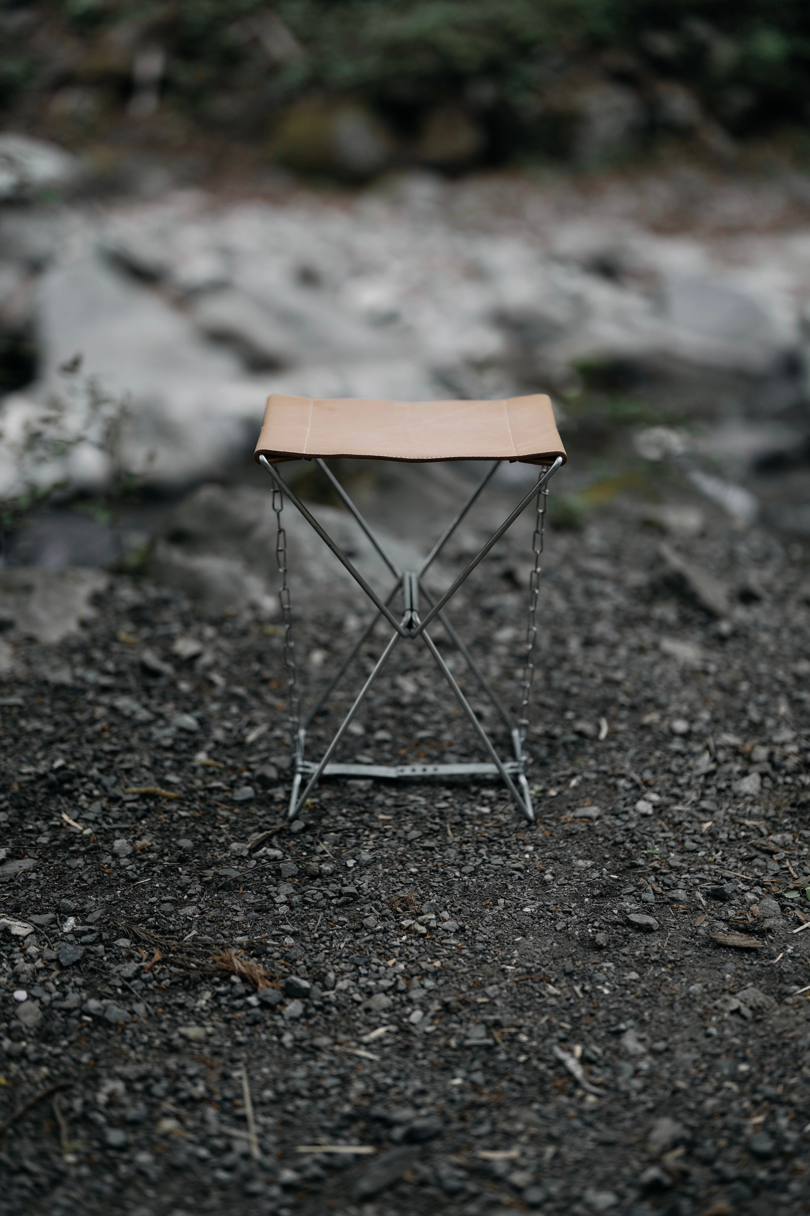 Wanderout Universal Stool Nume ワンダラウト 革 Wanderout / Universal Stool - Nume – wanderout