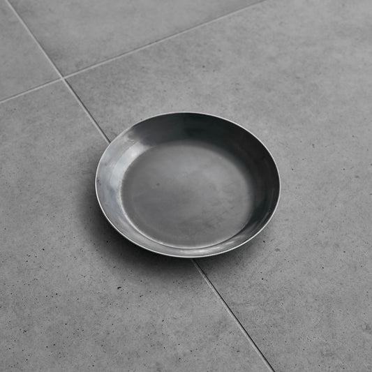 Wanderout / Hammered Iron Flat Frying Pan 22cm