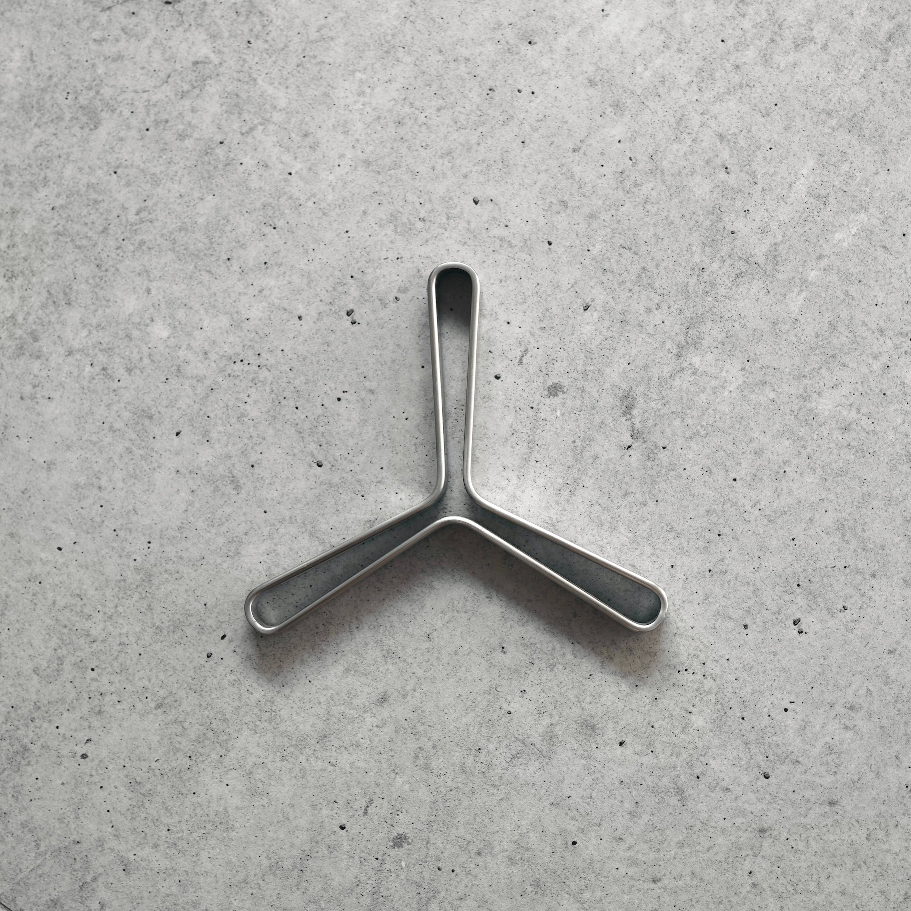 Yoshita Handi-Design Studio / Pot Stand Y – wanderout