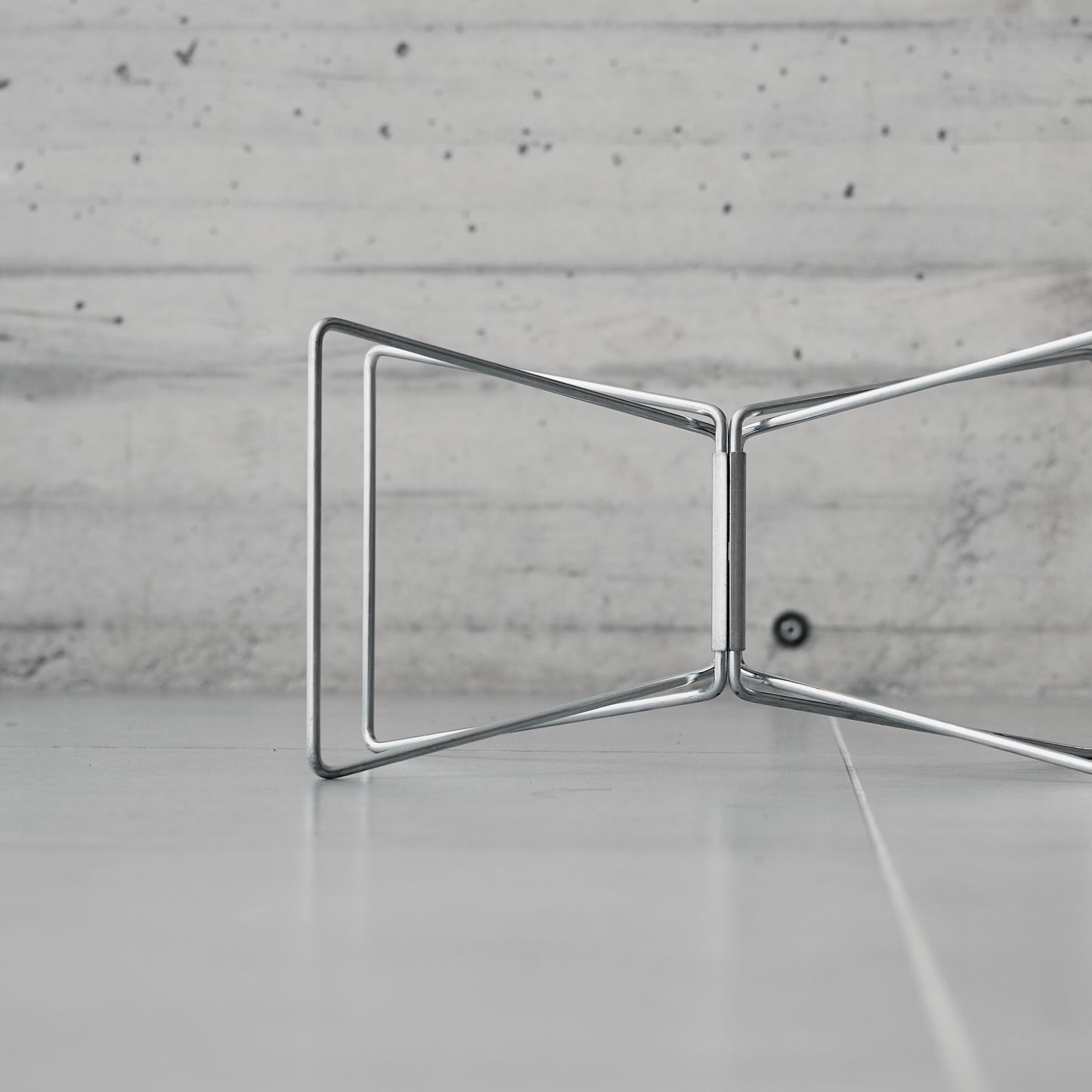 Wanderout / Universal Stand - Silver