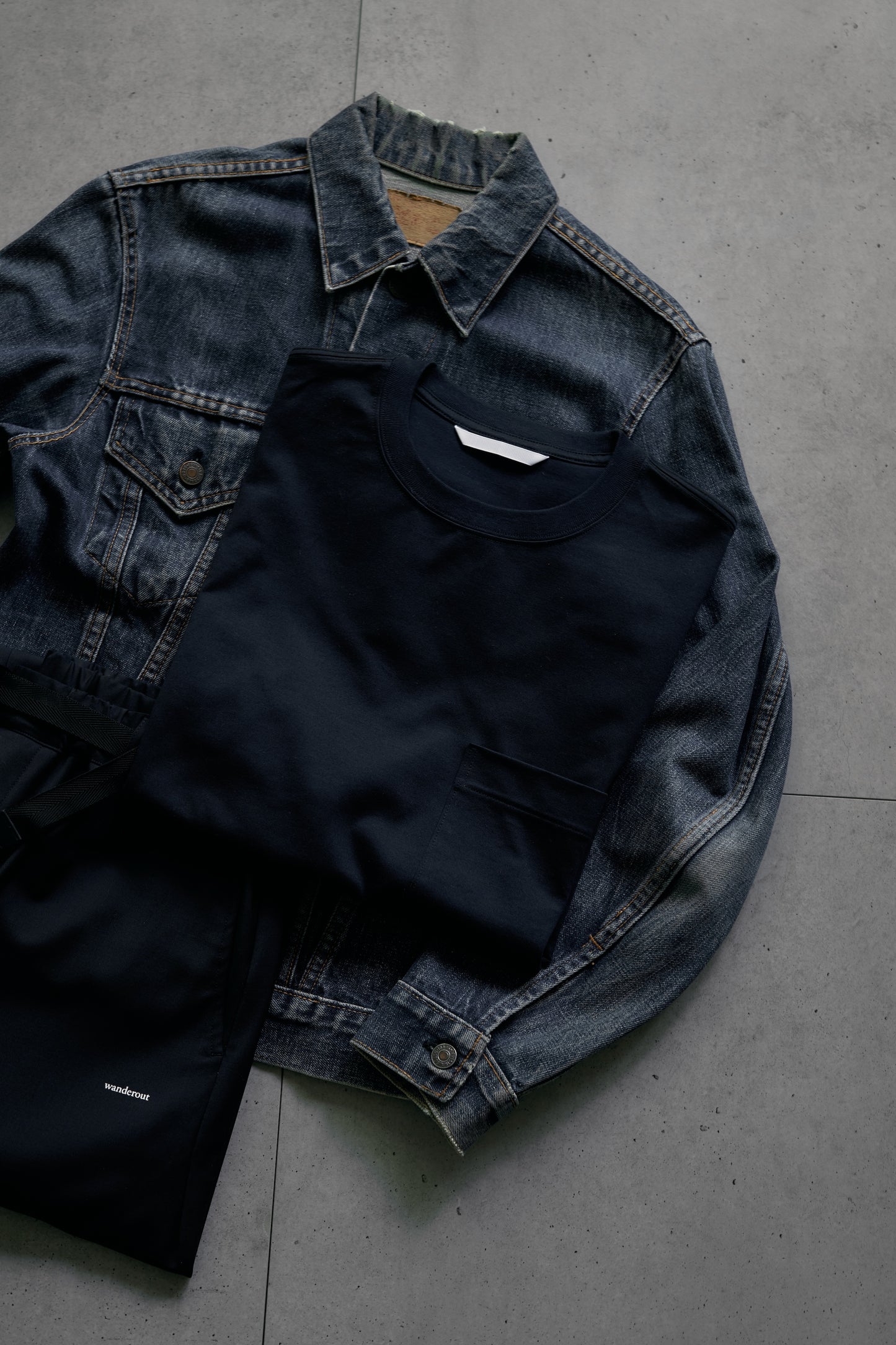 Wanderout / Pocket T-Shirt - Navy
