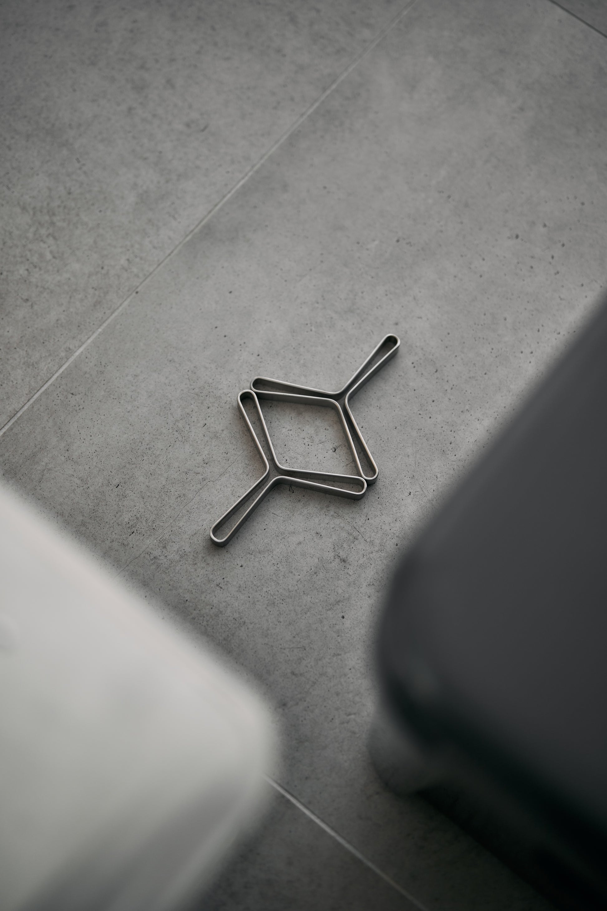 Yoshita Handi-Design Studio / Pot Stand Y – wanderout