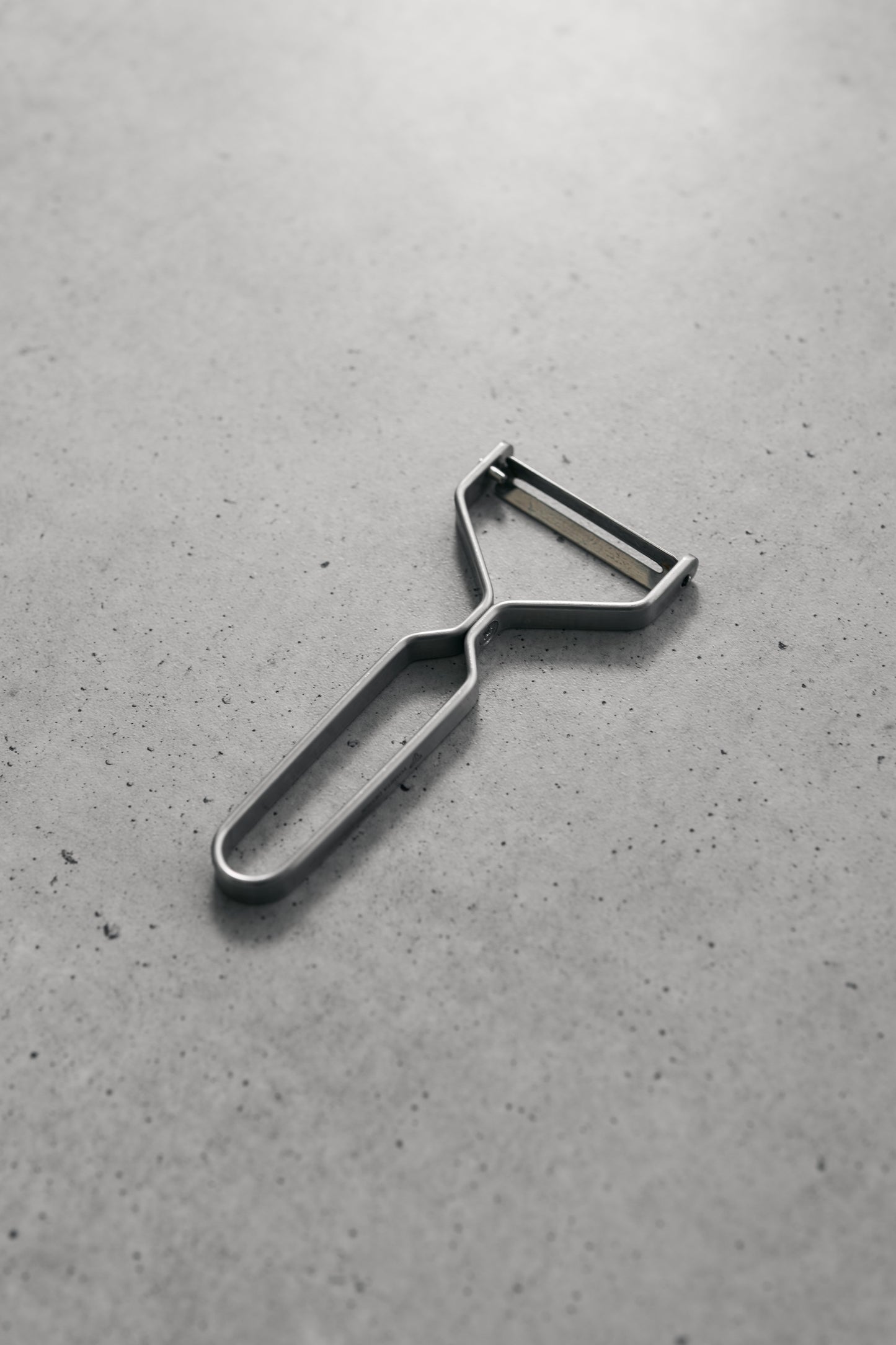 Yoshita Handi-Design Studio / Peeler