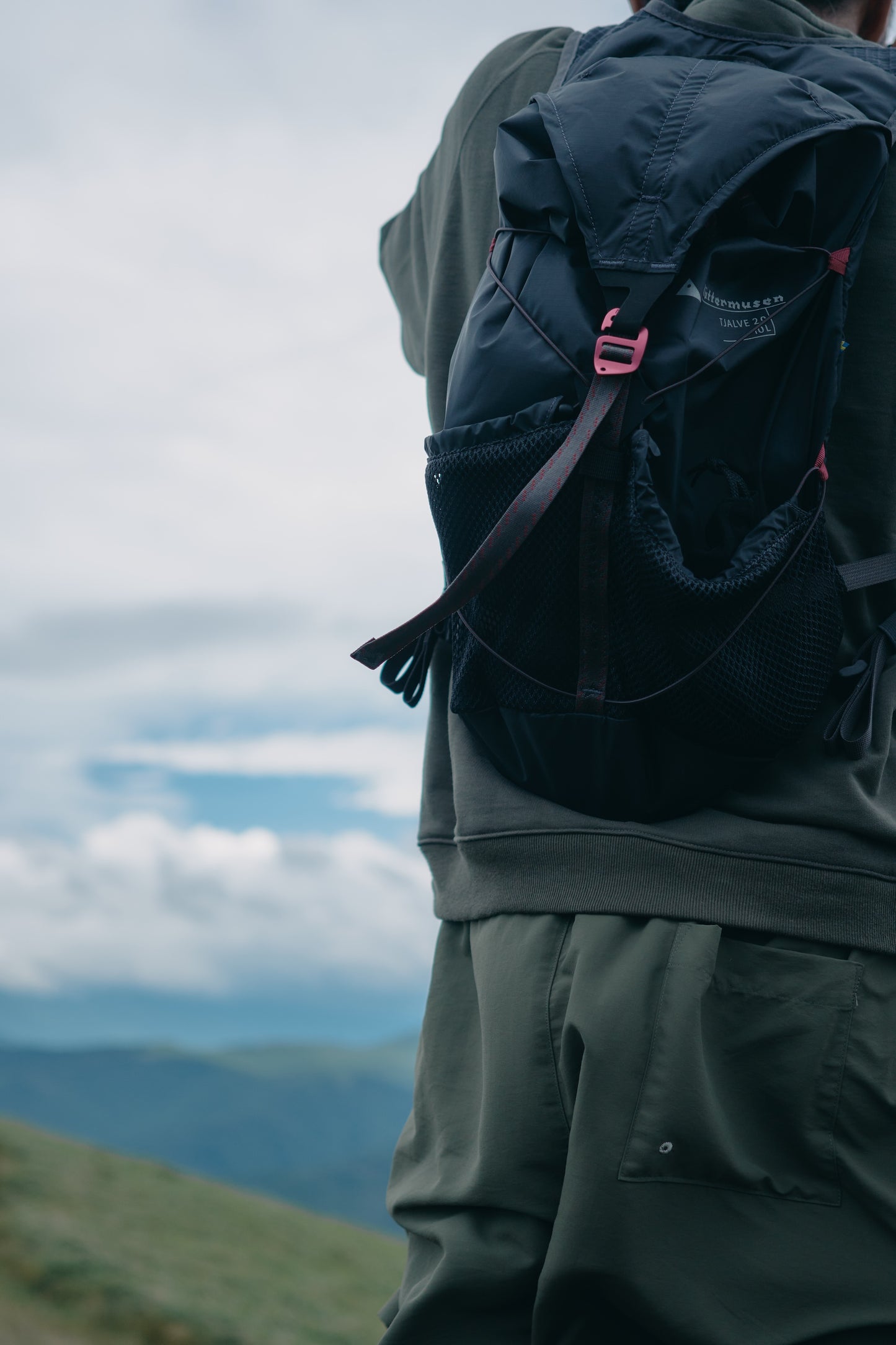 Wanderout / Universal Shorts - Black