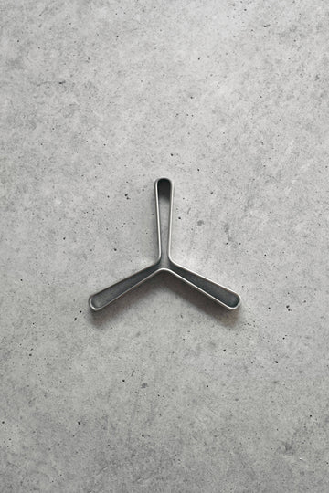 Yoshita Handi-Design Studio / Pot Stand Y