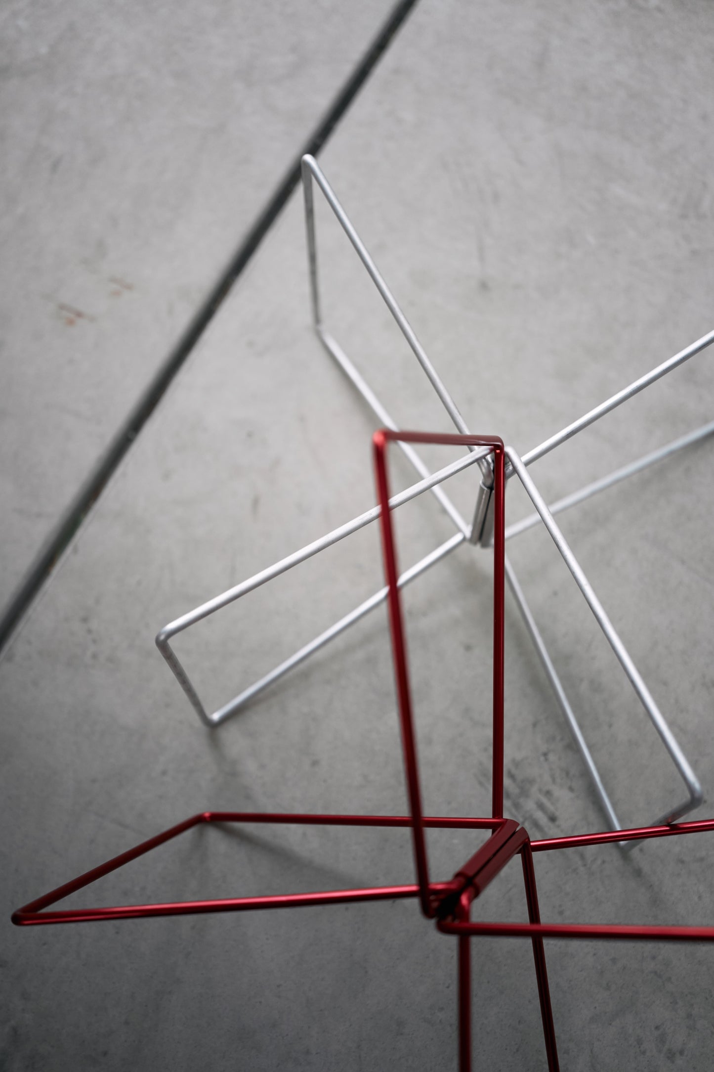 Wanderout / Universal Stand Limited Edition - Carmine Aluminum