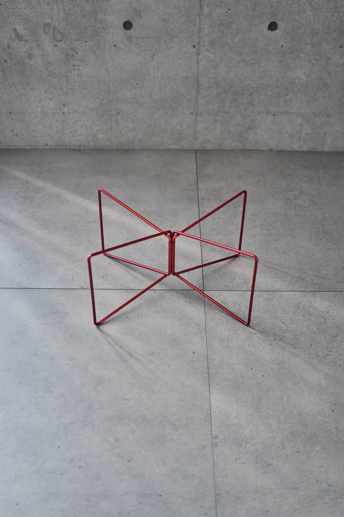 Wanderout / Universal Stand Limited Edition - Carmine Aluminum