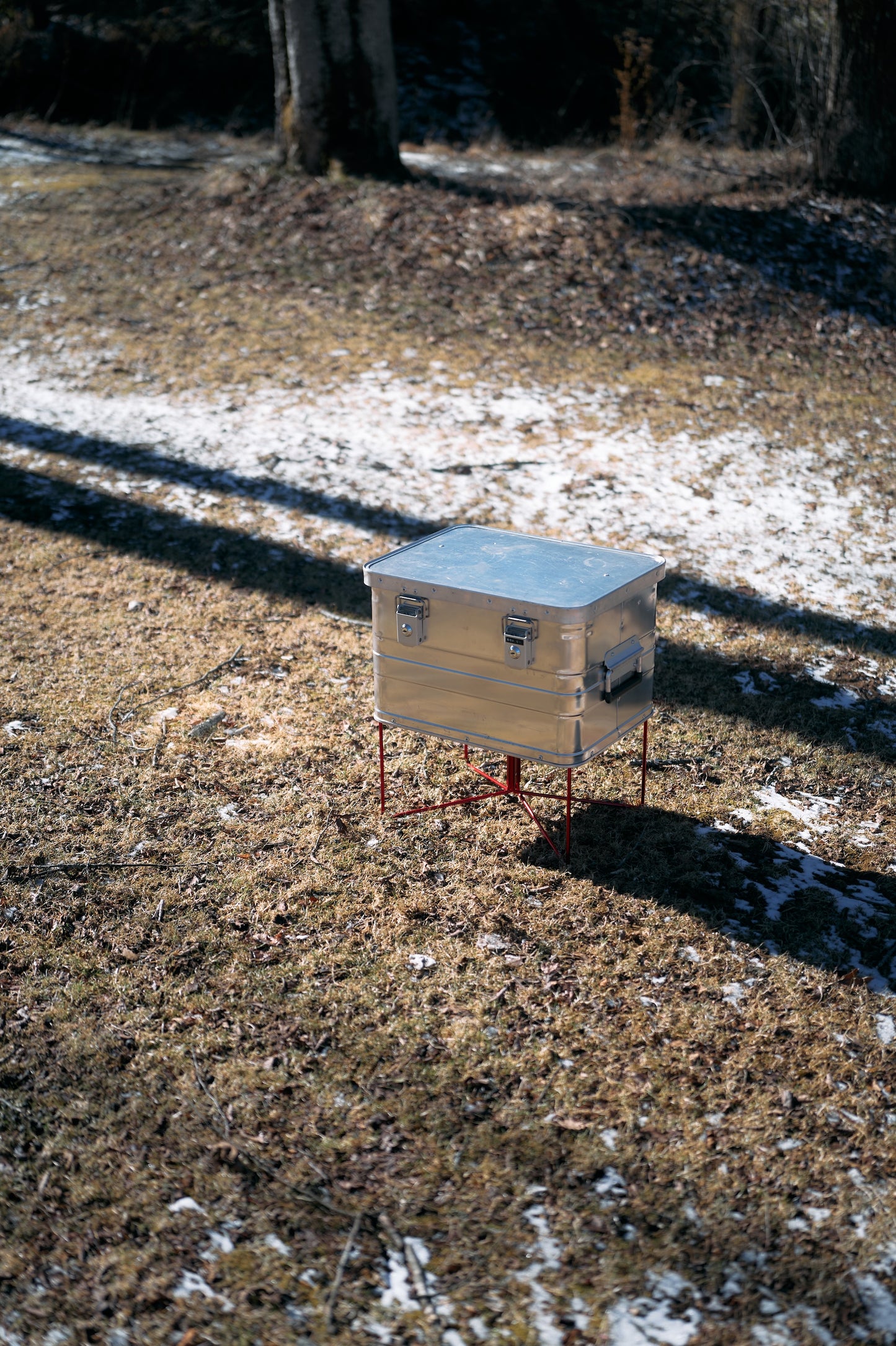Wanderout / Universal Stand Limited Edition - Carmine Aluminum