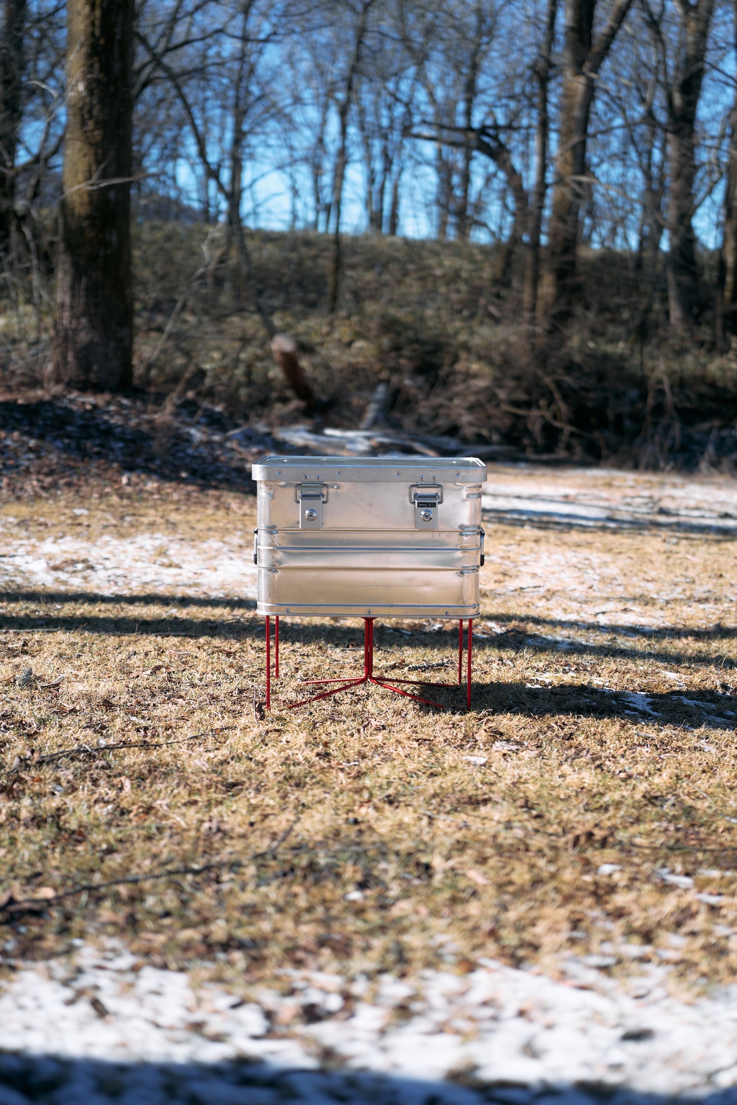 Wanderout / Universal Stand Limited Edition - Carmine Aluminum