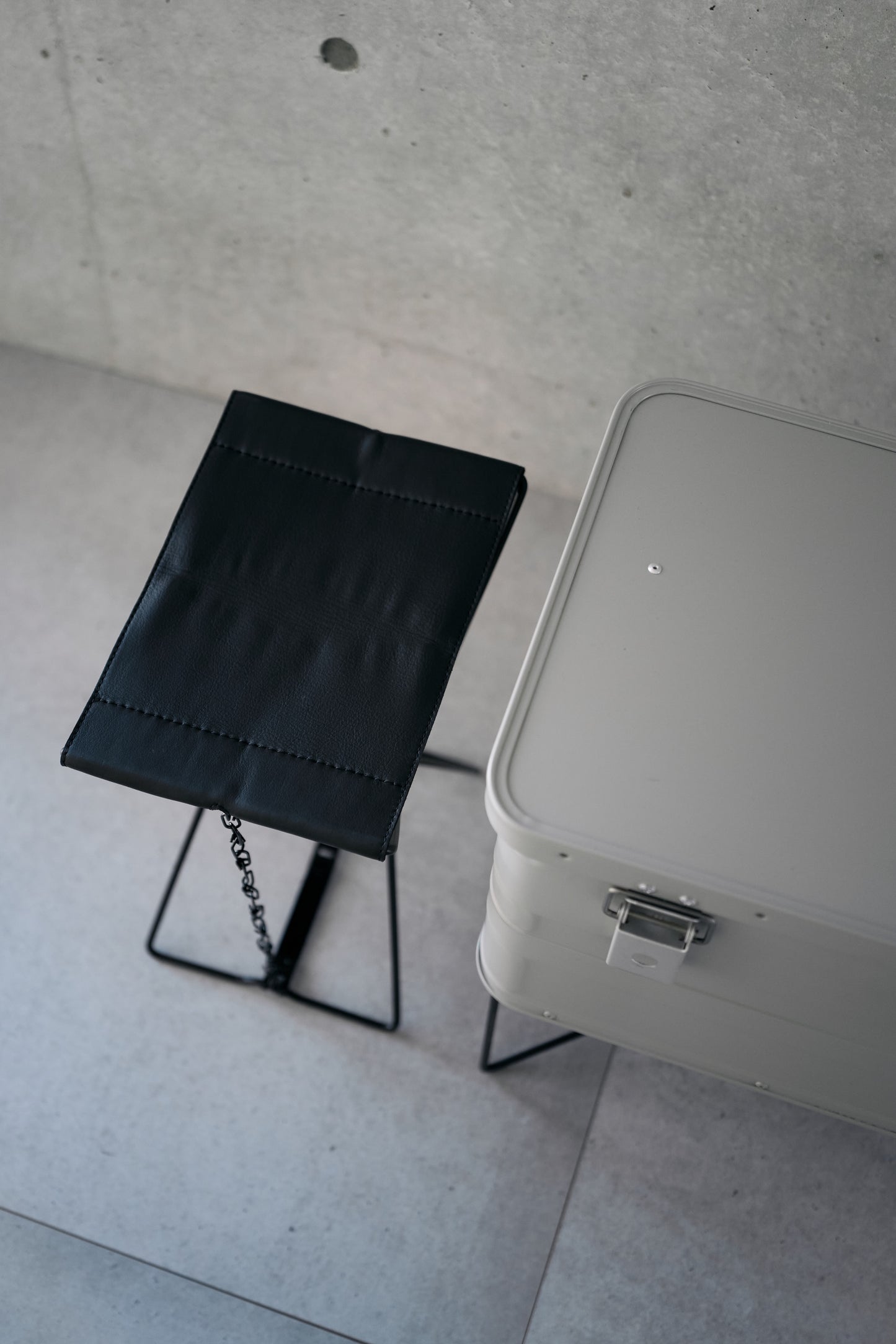 Wanderout / Universal Stool - Blackout