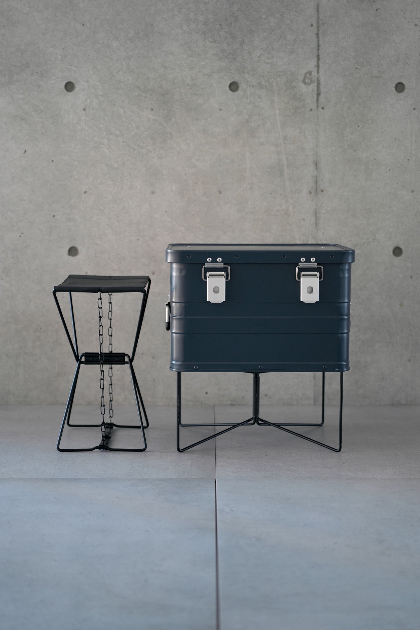 Wanderout / Universal Stool - Blackout