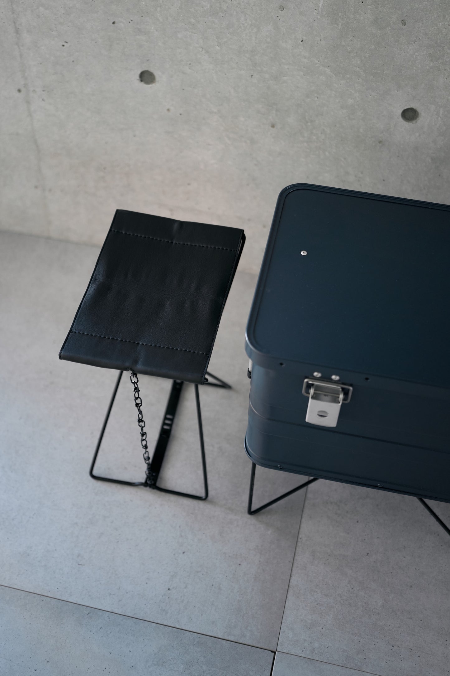 Wanderout / Universal Stool - Blackout