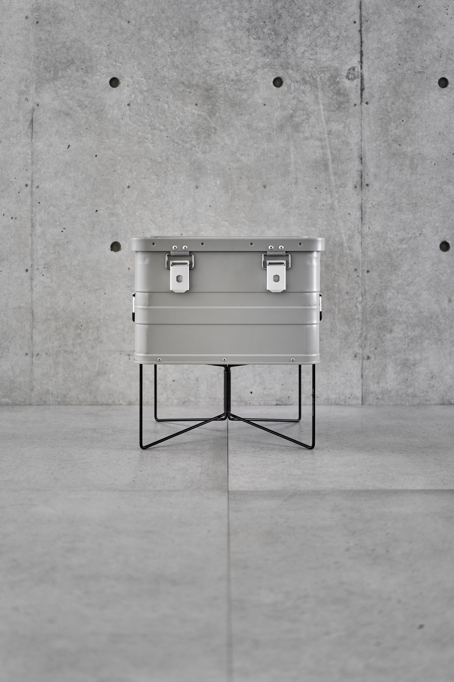Wanderout / Universal Stand - Black