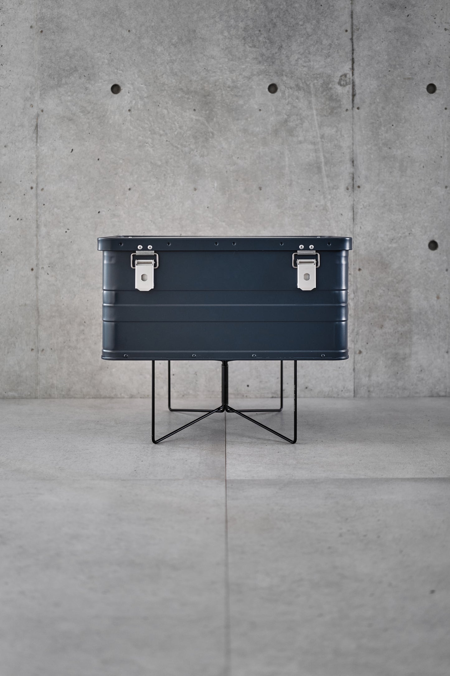 Wanderout / Universal Stand - Black