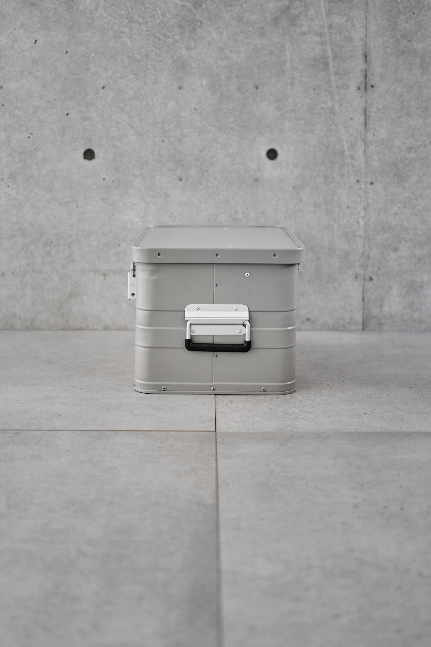 Wanderout / Universal Box 29L - Stone Gray