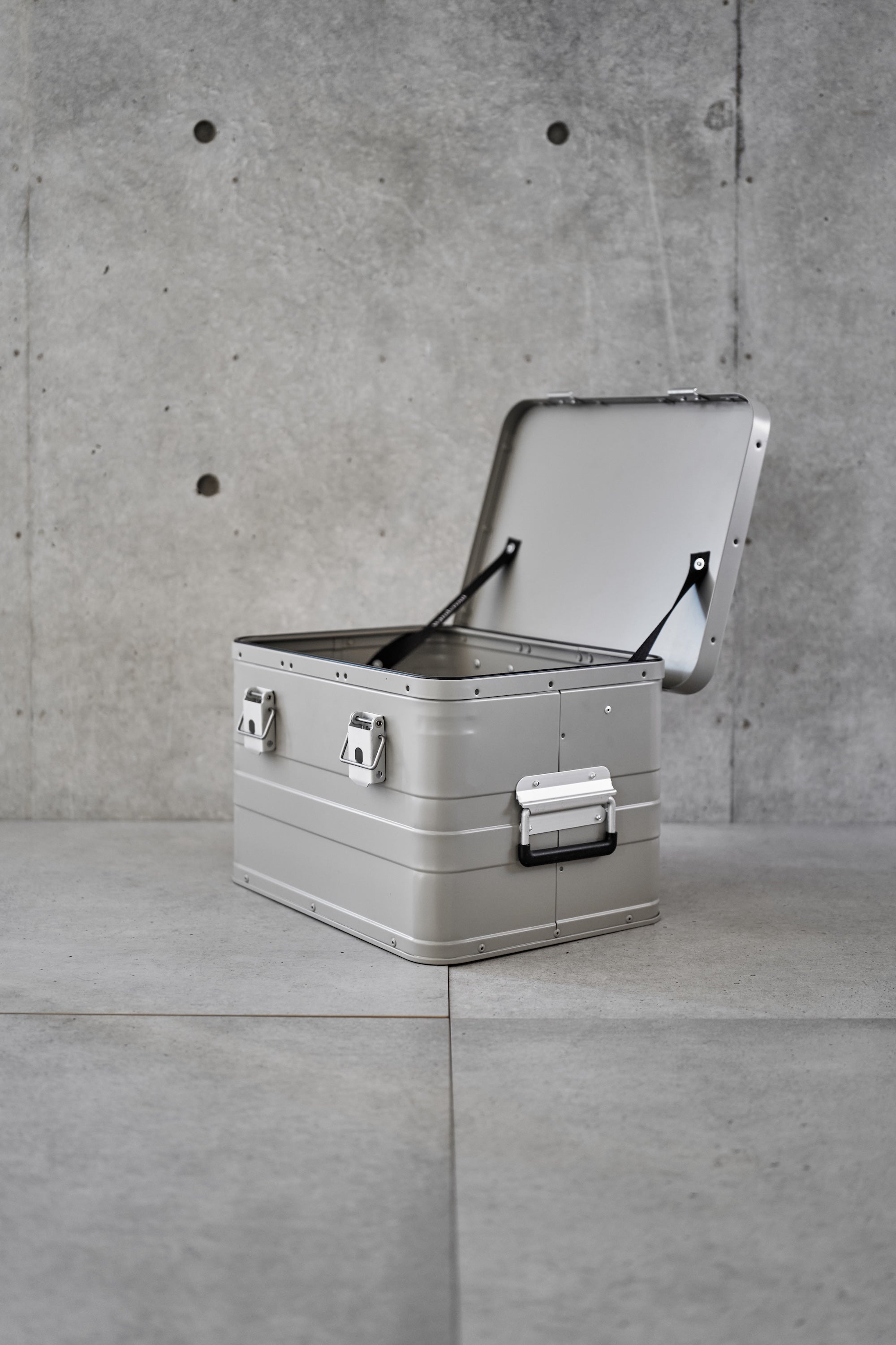 Wanderout / Universal Box 29L - Stone Gray – wanderout