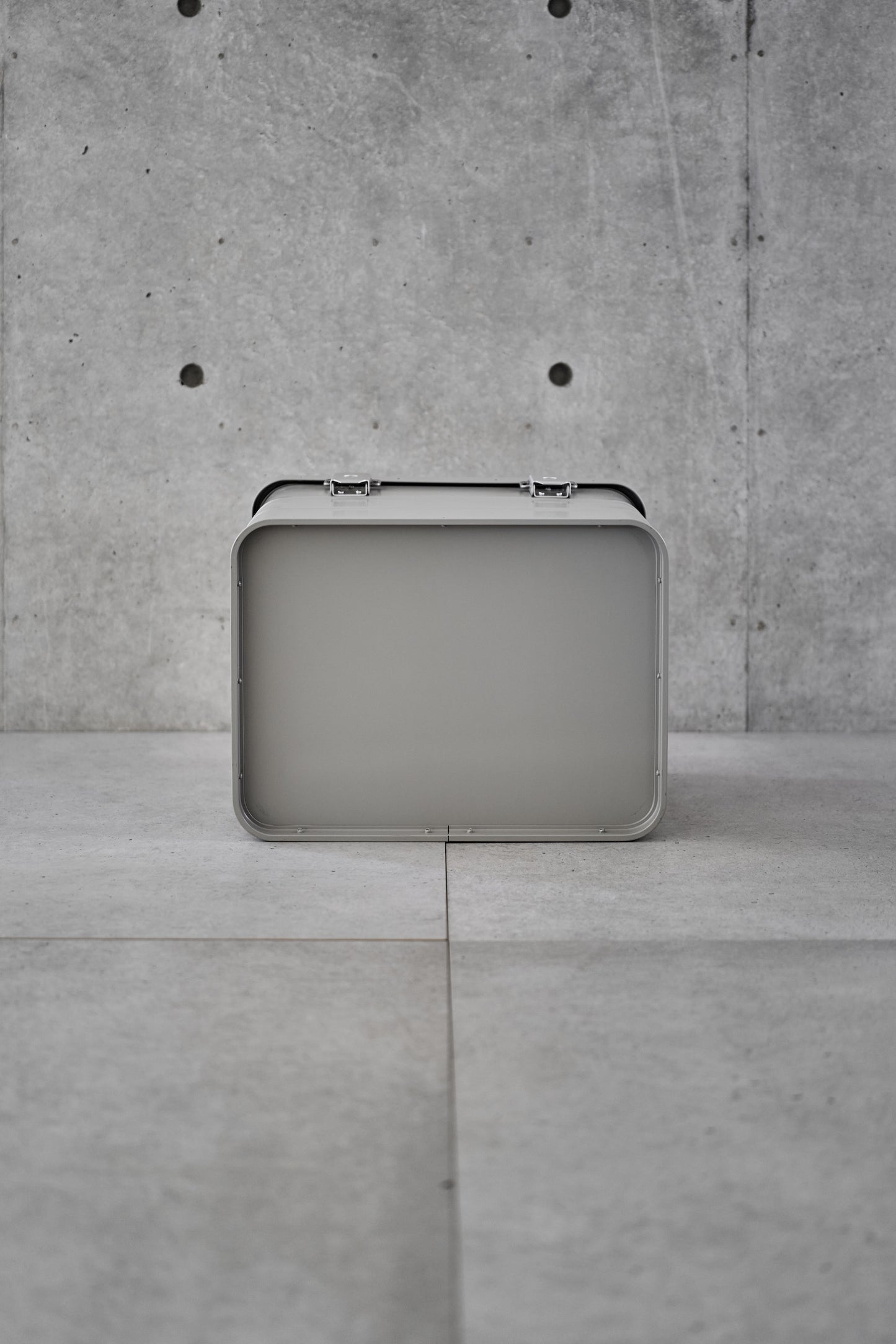 Wanderout / Universal Box 29L - Stone Gray