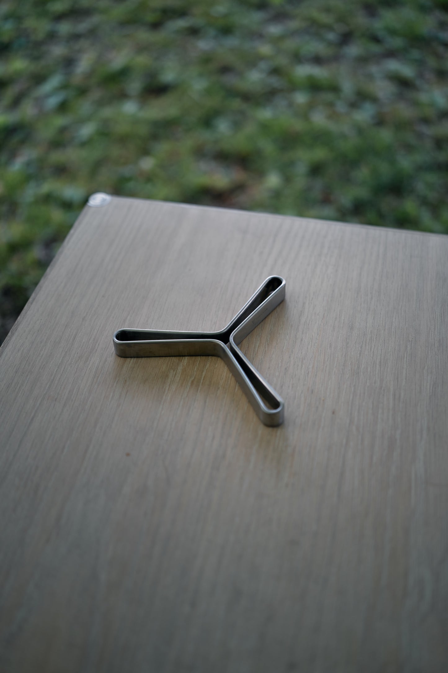 Yoshita Handi-Design Studio / Pot Stand Y