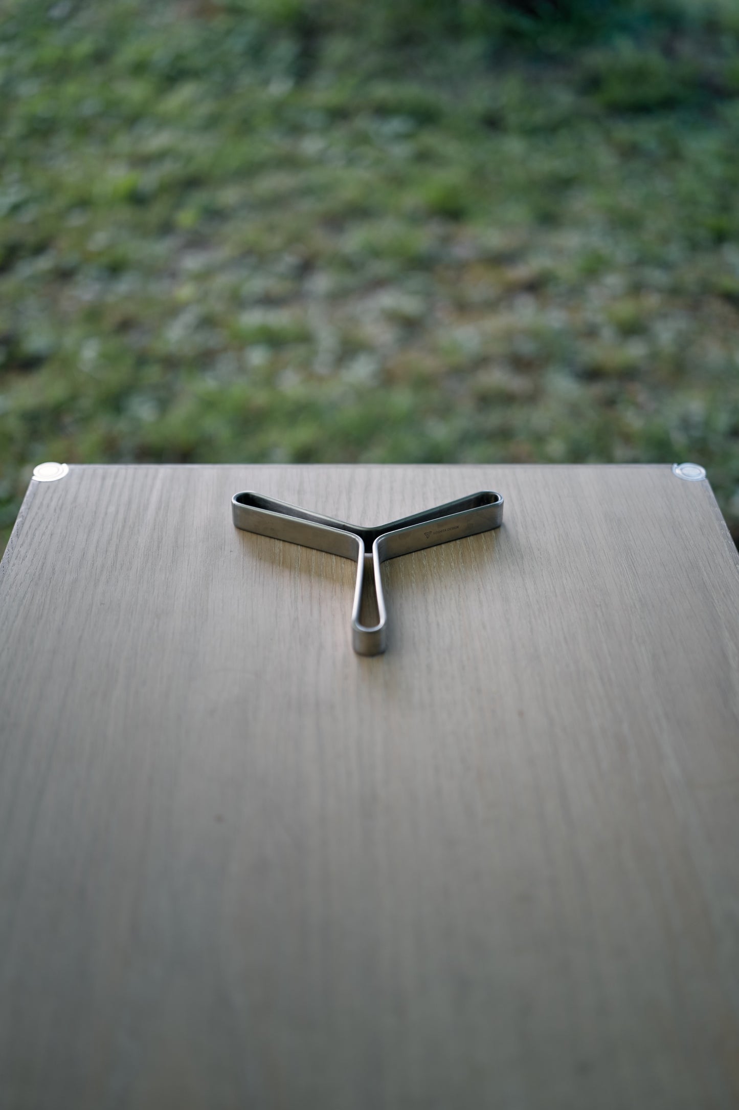 Yoshita Handi-Design Studio / Pot Stand Y