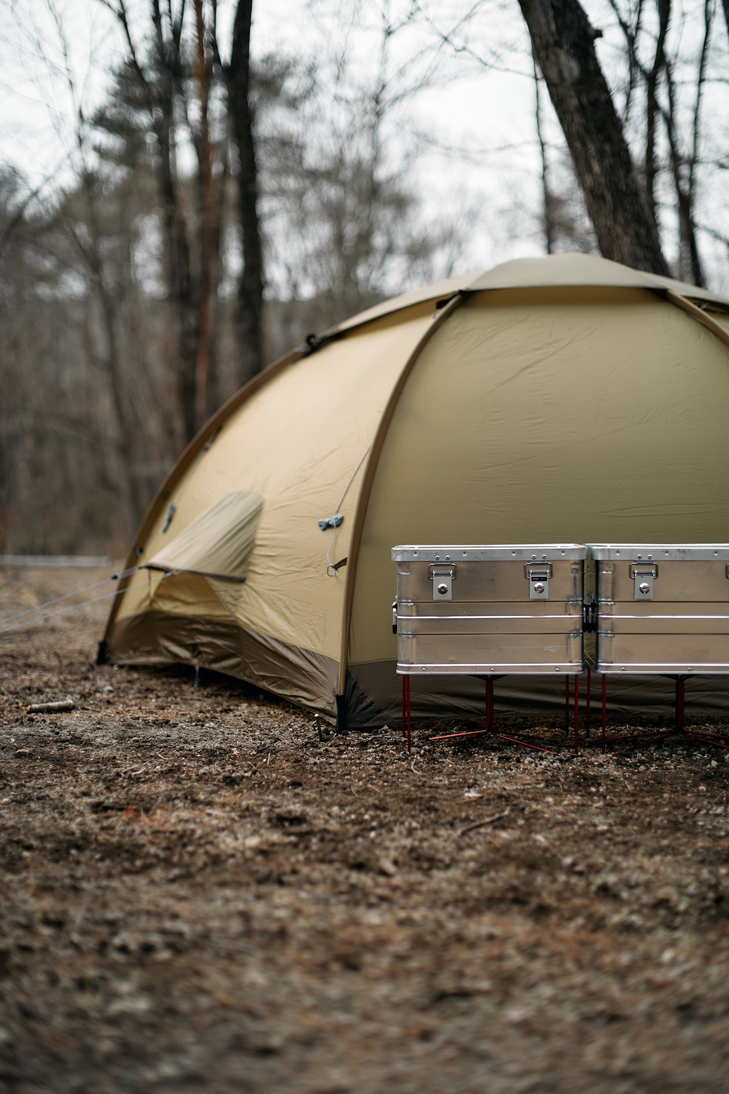 Wanderout / Universal Stand Limited Edition - Carmine Aluminum
