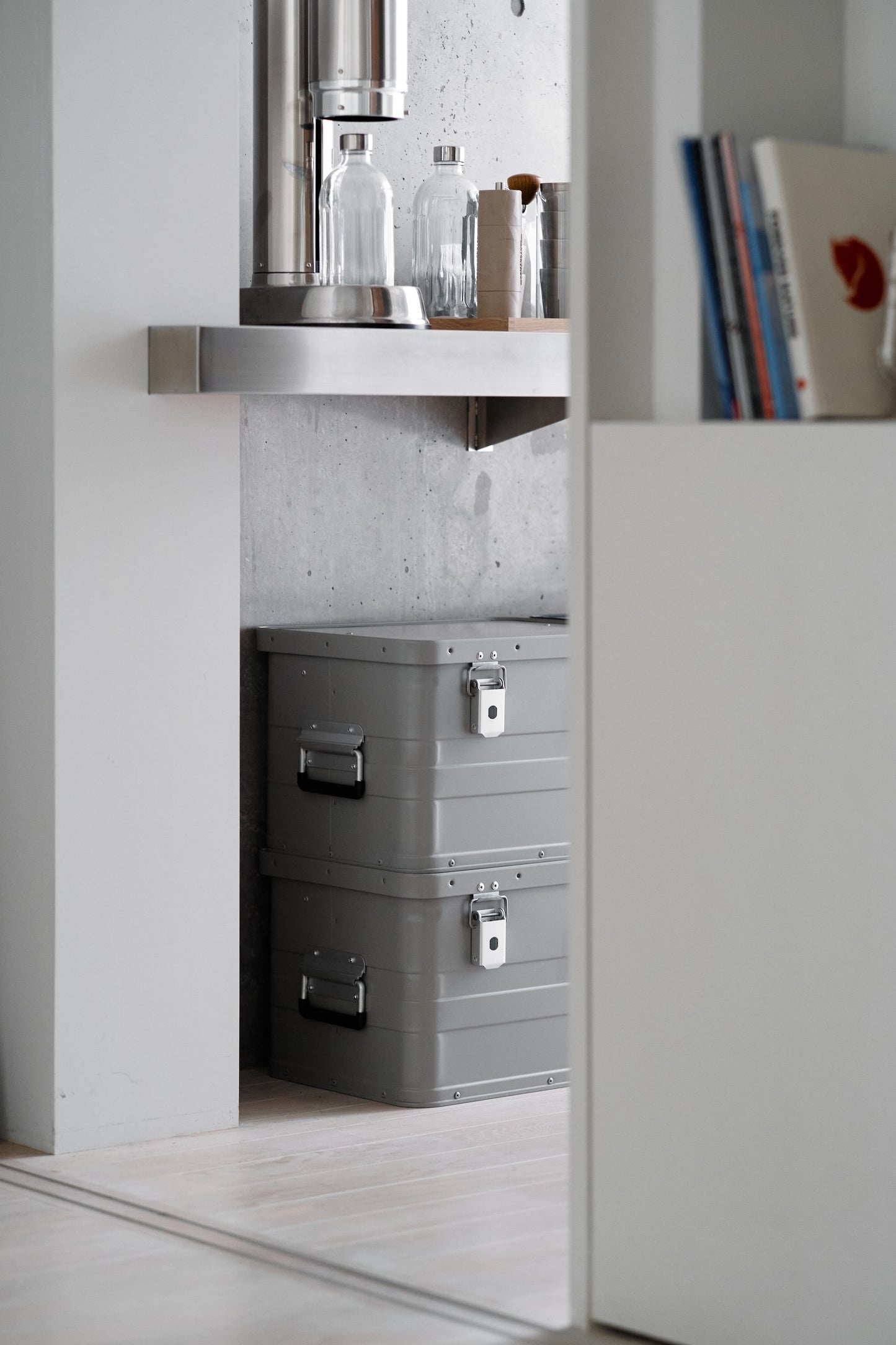 Wanderout / Universal Box 29L - Stone Gray