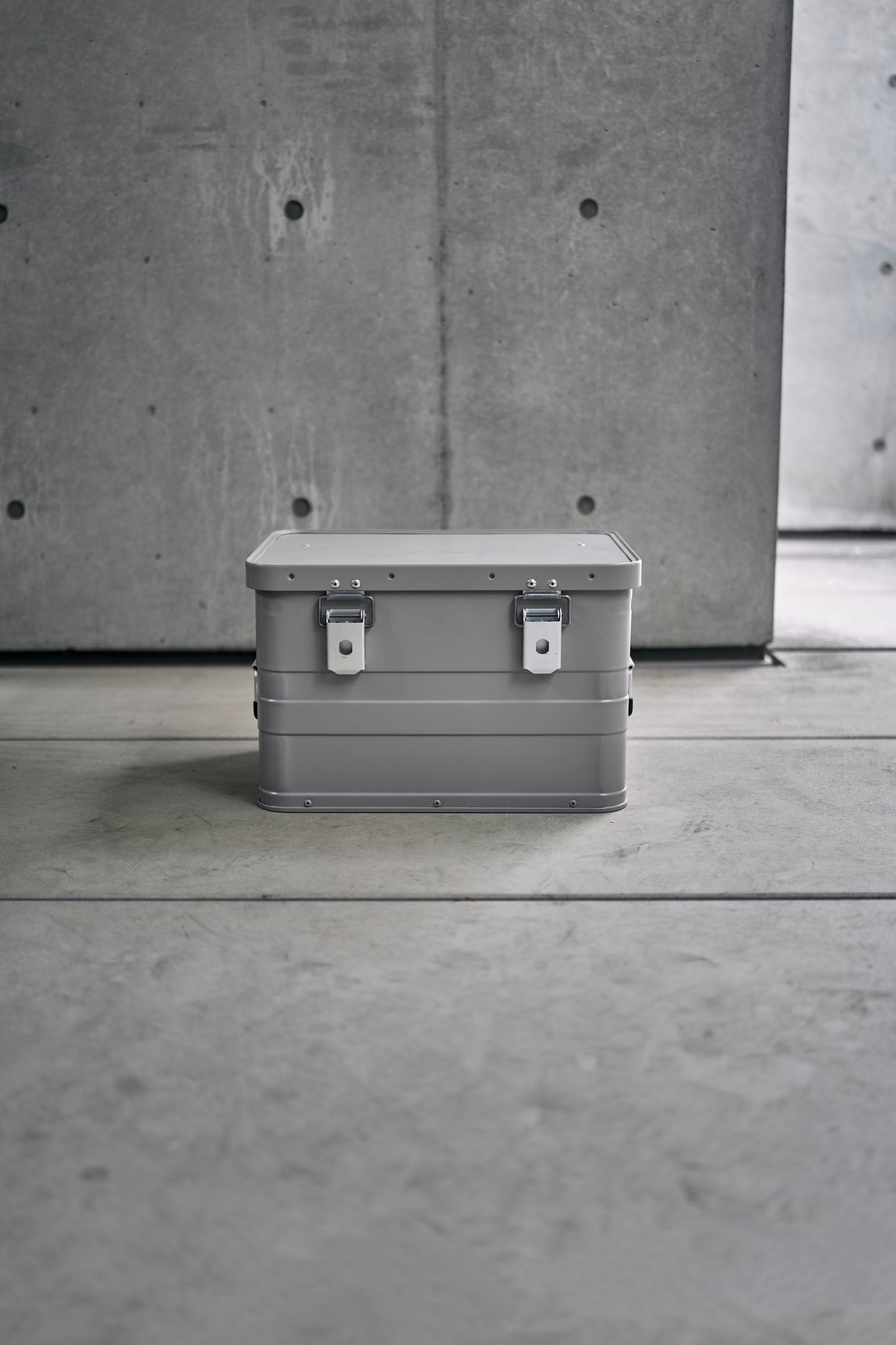 Wanderout / Universal Box 29L - Stone Gray