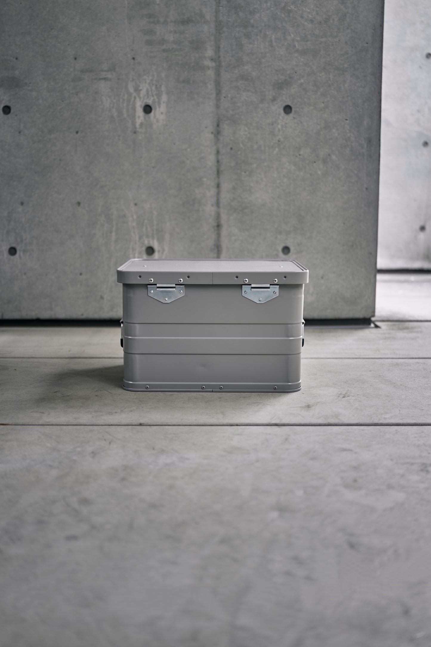 Wanderout / Universal Box 29L - Stone Gray