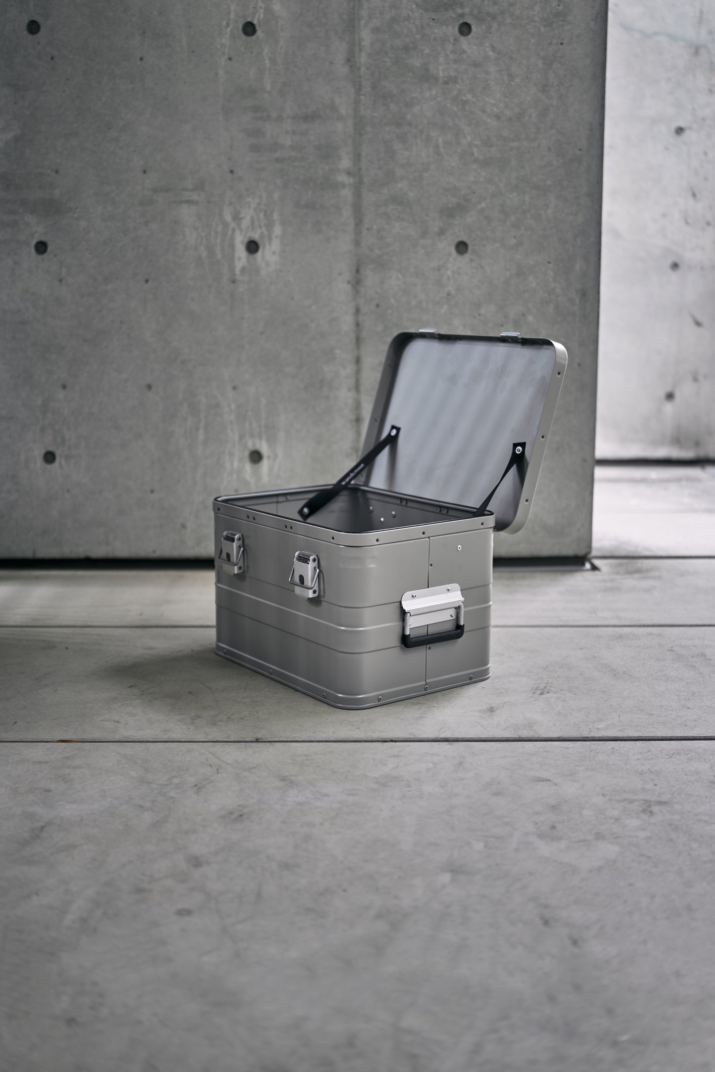 Wanderout / Universal Box 29L - Stone Gray