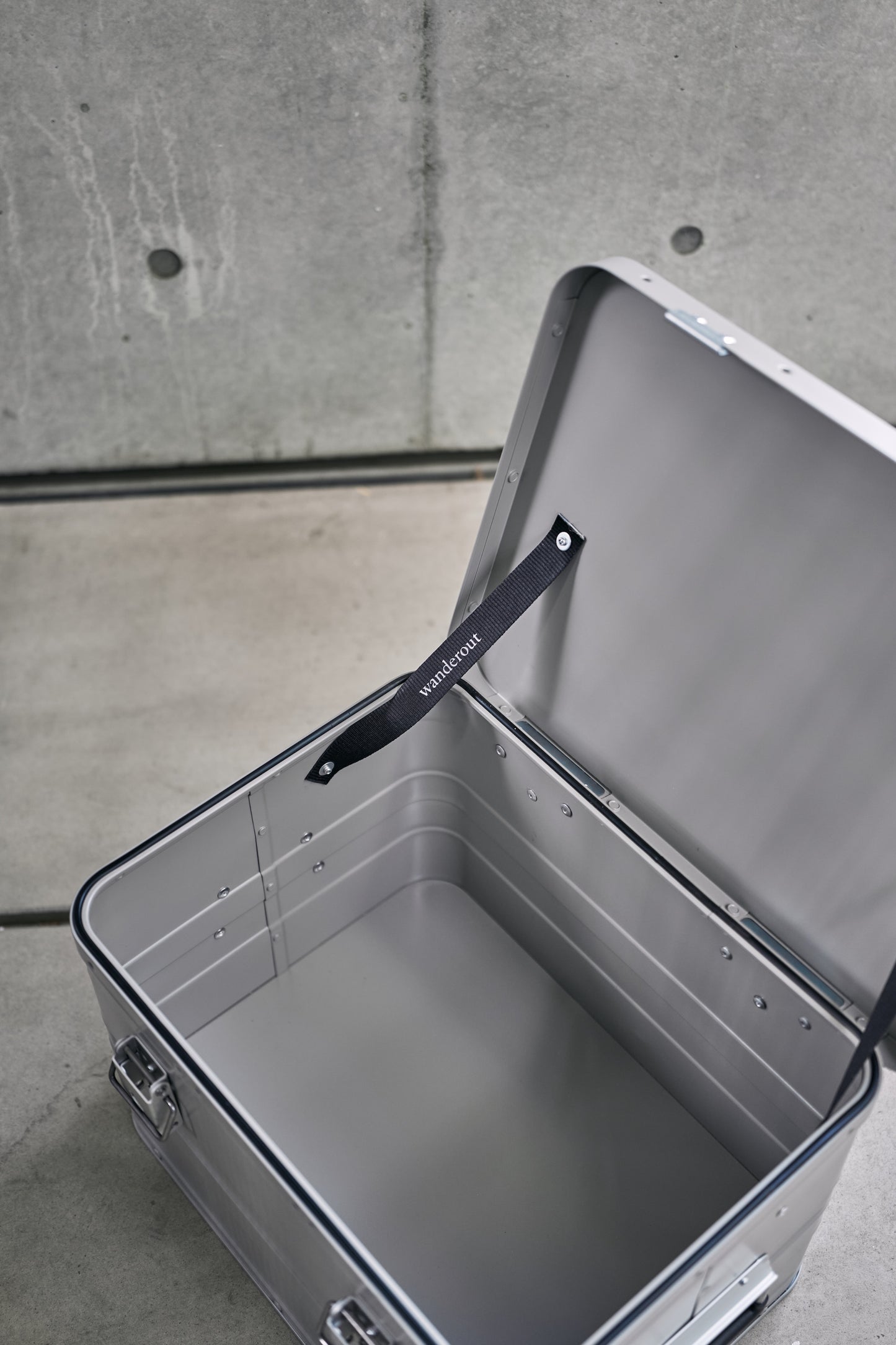 Wanderout / Universal Box 29L - Stone Gray