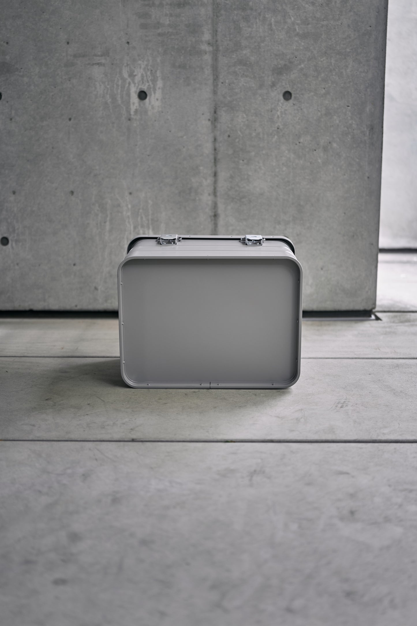 Wanderout / Universal Box 29L - Stone Gray